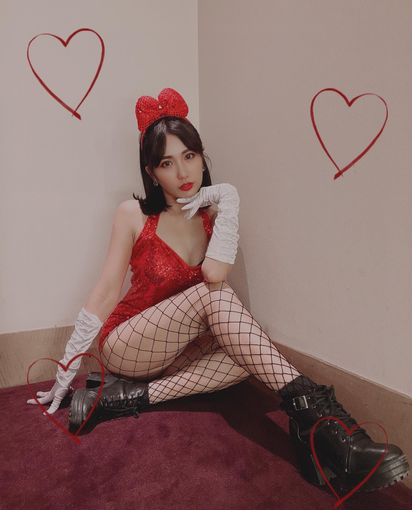 裸背正妹「綵冞」畫面「奶香四溢」快讓螢幕炸裂啦！連美腿都好誘人喔！-第1章-图片5