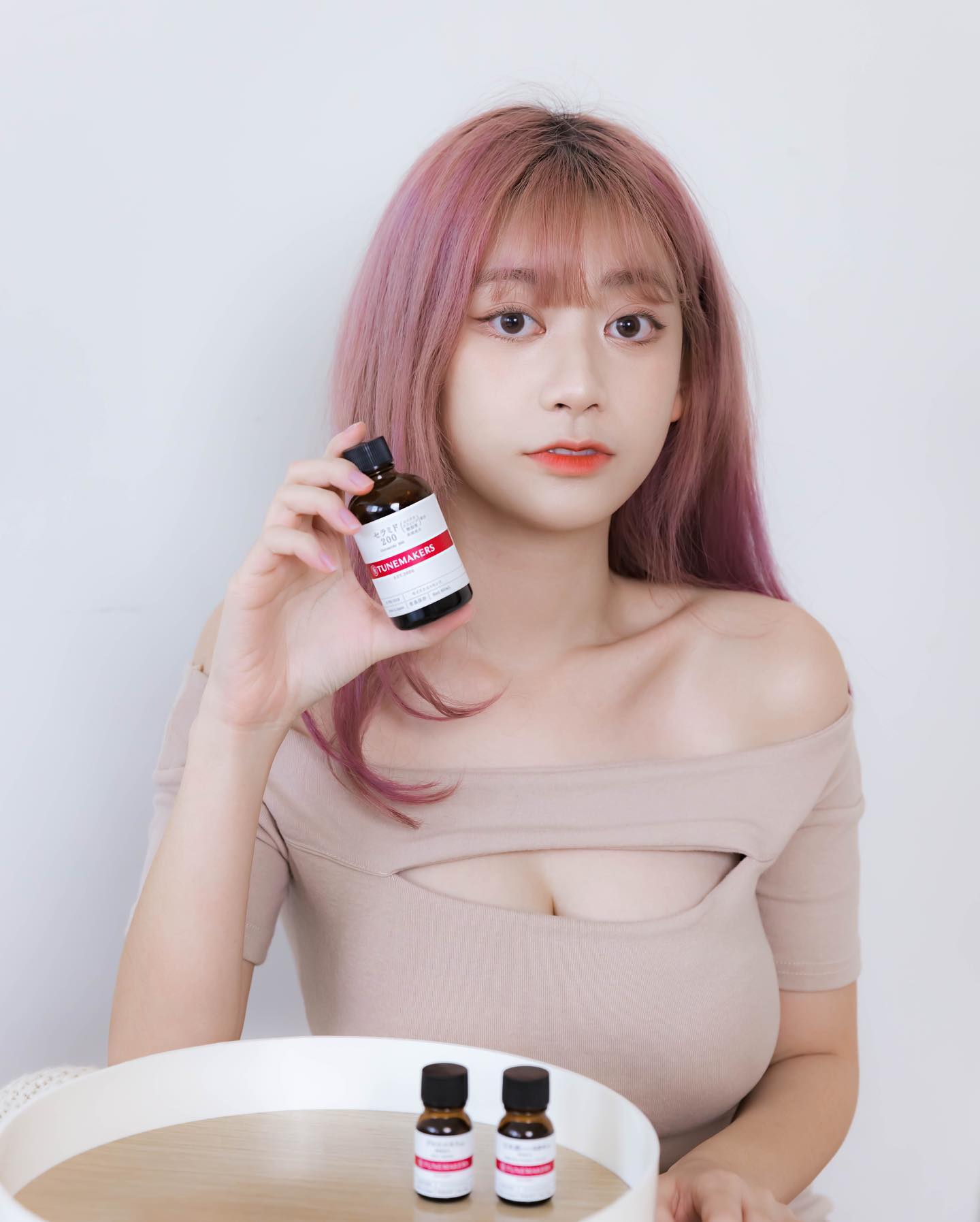 天生美顏「以涵」萬惡的好身材讓人血脈噴張，那乳量好凶悍！-第1章-图片10