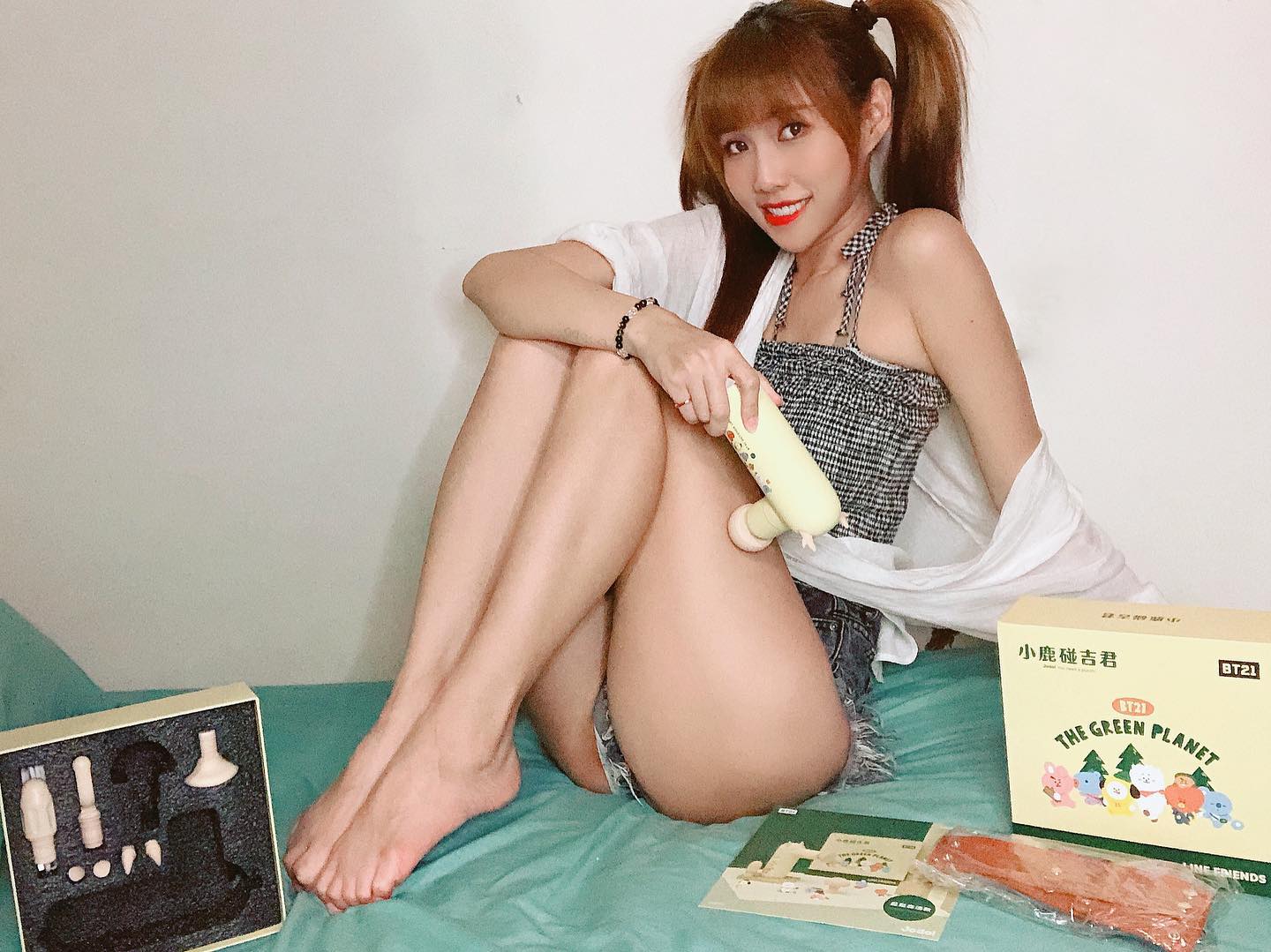 俏皮甜心「慕霏」帶著渾圓奶球出擊！比基尼快被撐爆！「白皙美腿」超修長！-第1章-图片3