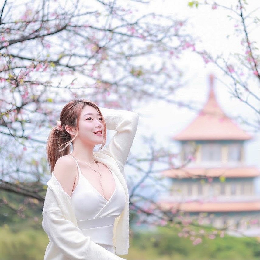 甜美正妹「nini」又白又嫩讓人理智線快斷掉，深溝炸出神猛乳量，這尺寸太養眼了-第1章-图片8