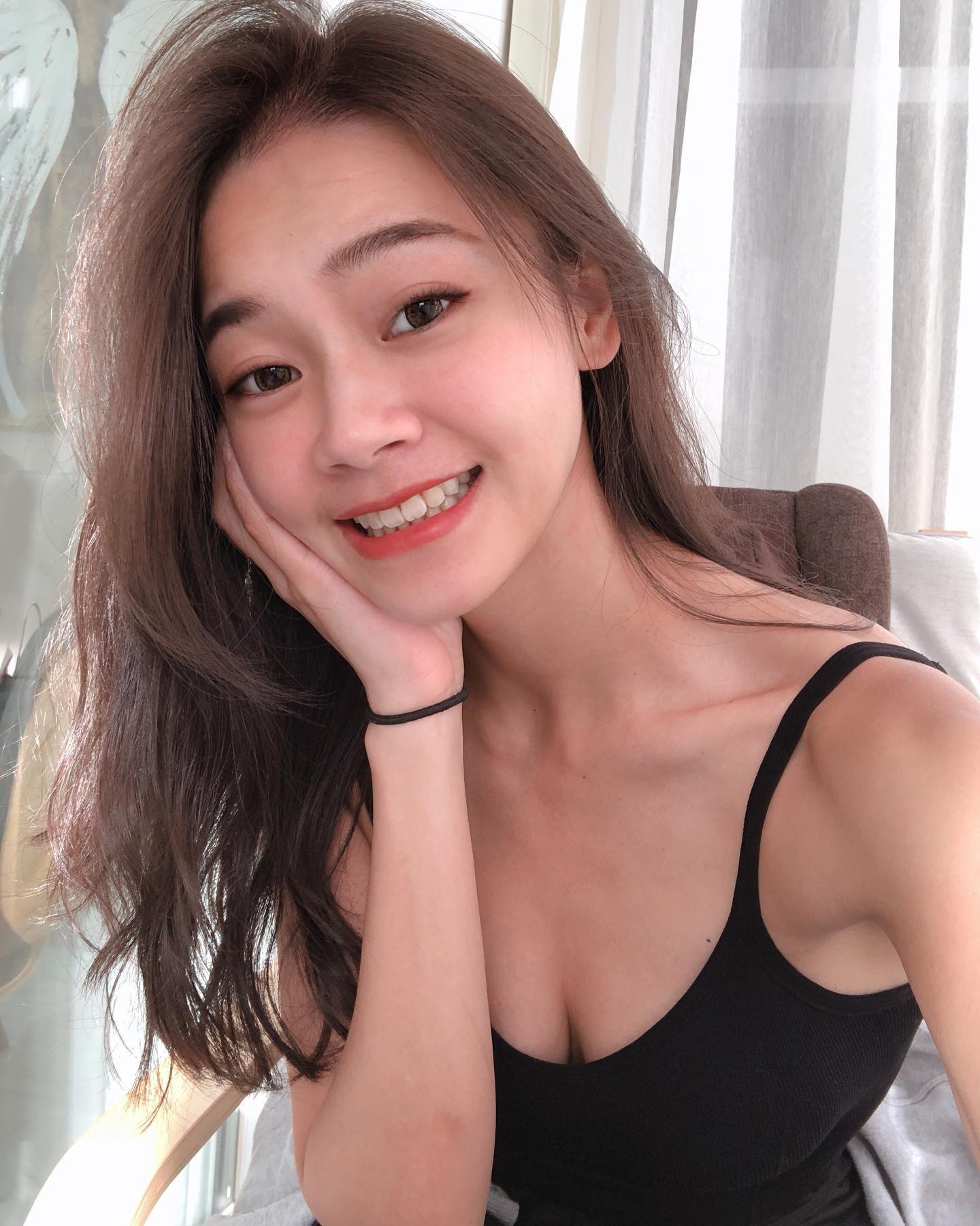 運動女神「露西」致命曲線太誘惑，細腰長腿「前凸後翹」亮眼程度宛如核彈引爆威力驚人-第1章-图片2