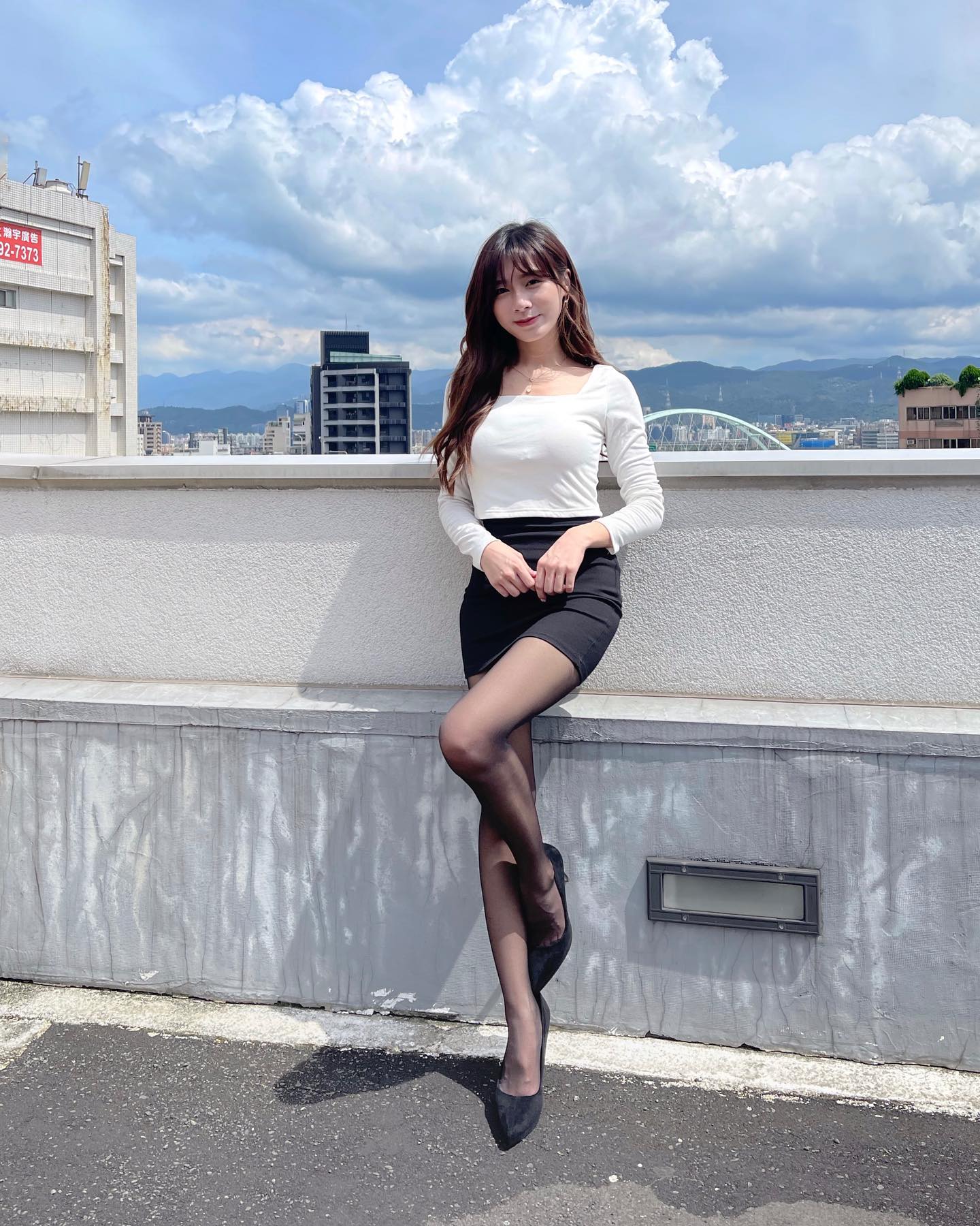 甜美女神「曹媛媛」兩團嫩乳形狀明顯！身材太火辣！兇悍身材好犯規！-第1章-图片2