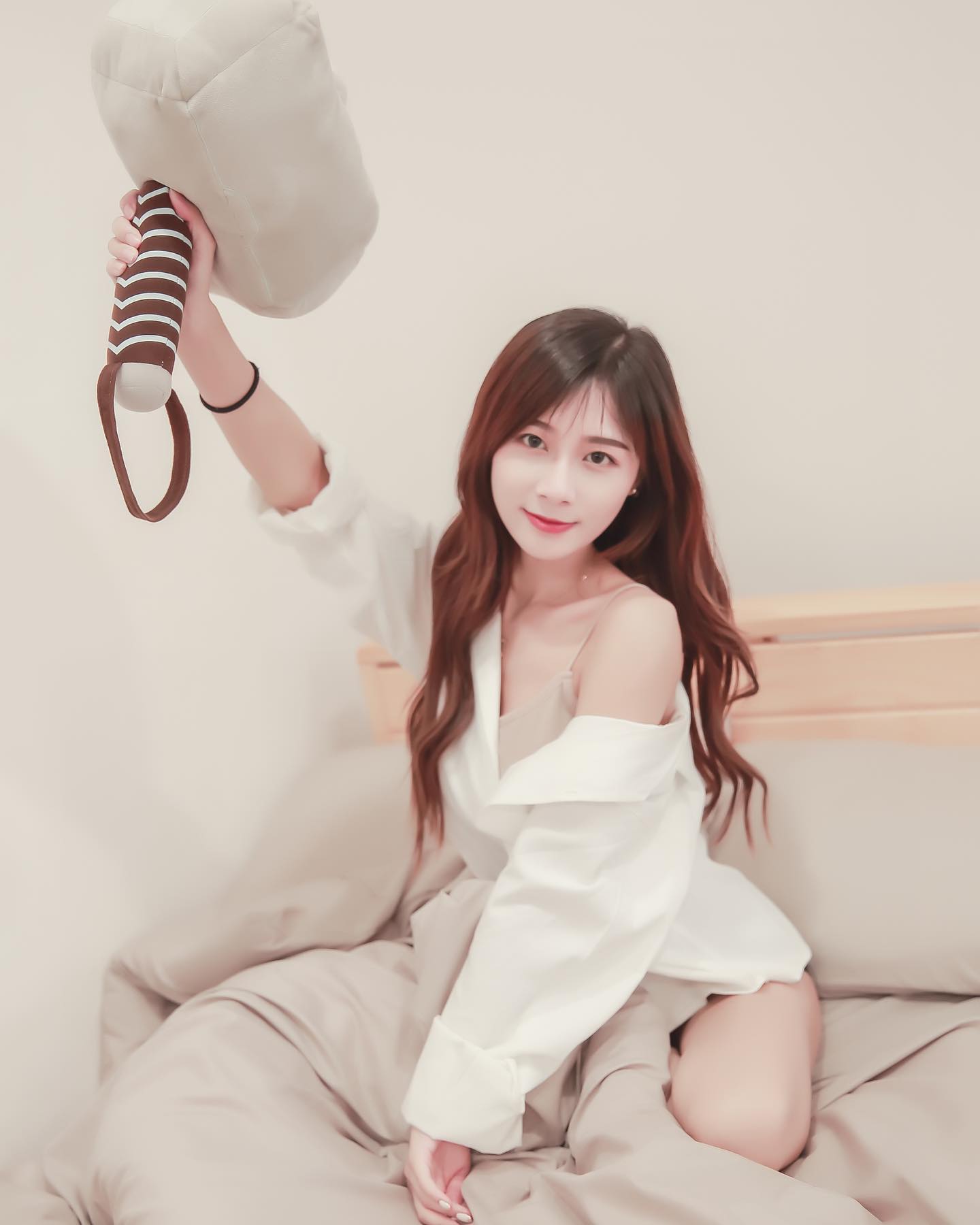 甜美女神「曹媛媛」兩團嫩乳形狀明顯！身材太火辣！兇悍身材好犯規！-第1章-图片7