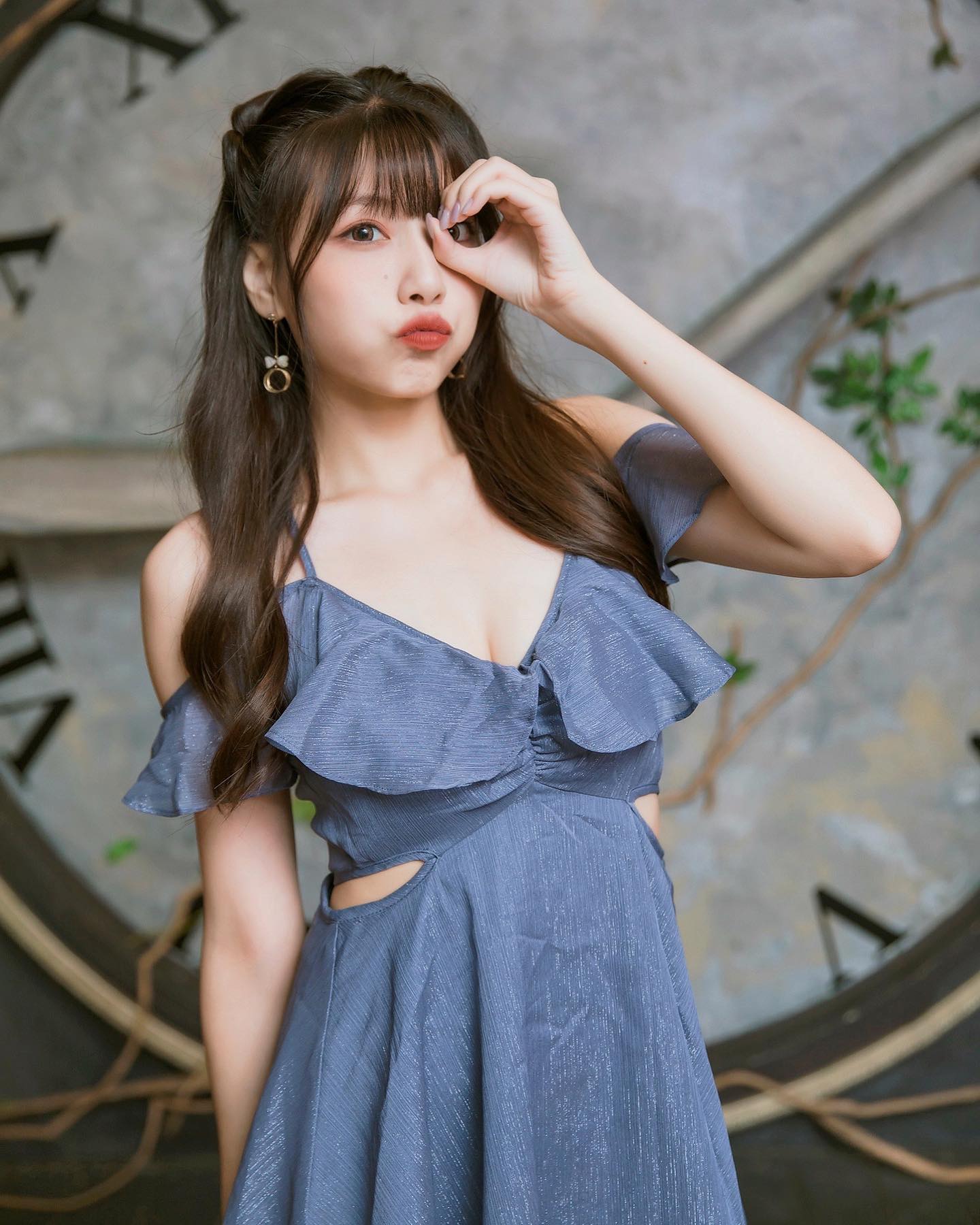 火辣尤物「楊昀蓁」性感長腿太誘惑！ 美貌太驚人「美胸好身材」畫面好犯規！-第1章-图片9