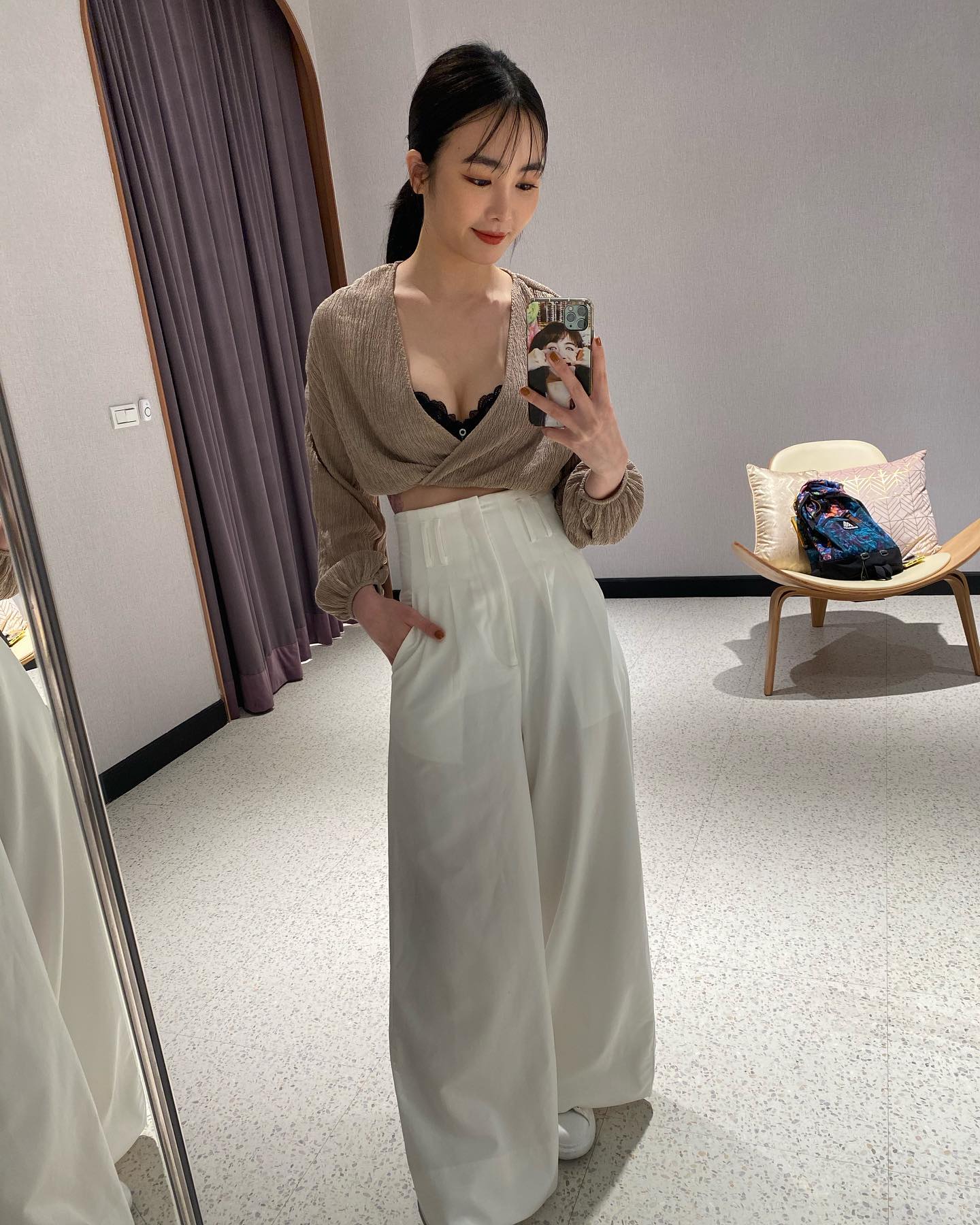 天使正妹「舒子晨」極致的腰身配上「完美胸型」攻擊力太強了！-第1章-图片2