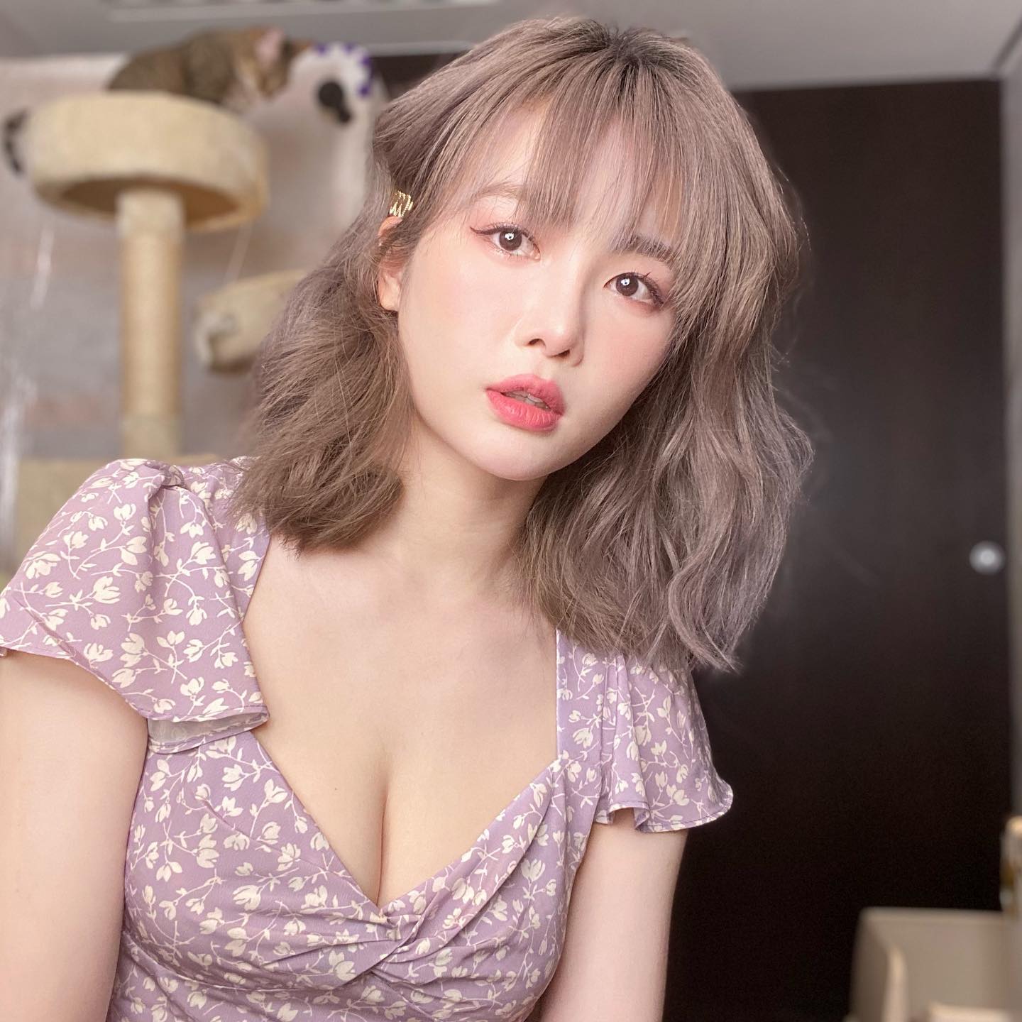 天使正妹「舒子晨」極致的腰身配上「完美胸型」攻擊力太強了！-第1章-图片3