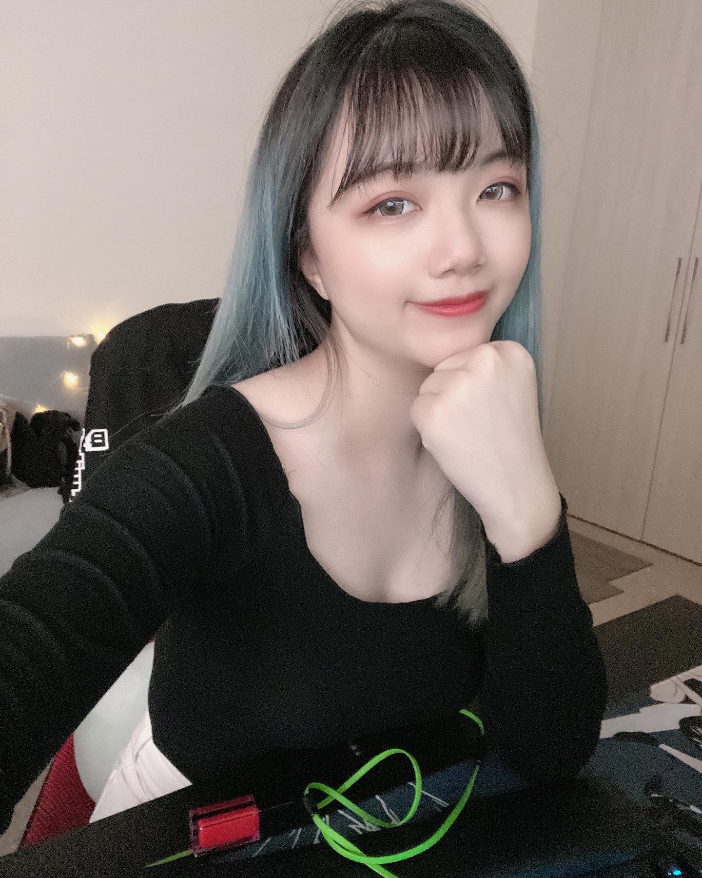 暴力級女神「珈琳」超雪白美乳真的好犯規喔，極品身材辣度破表，讓人噴鼻血-第1章-图片1