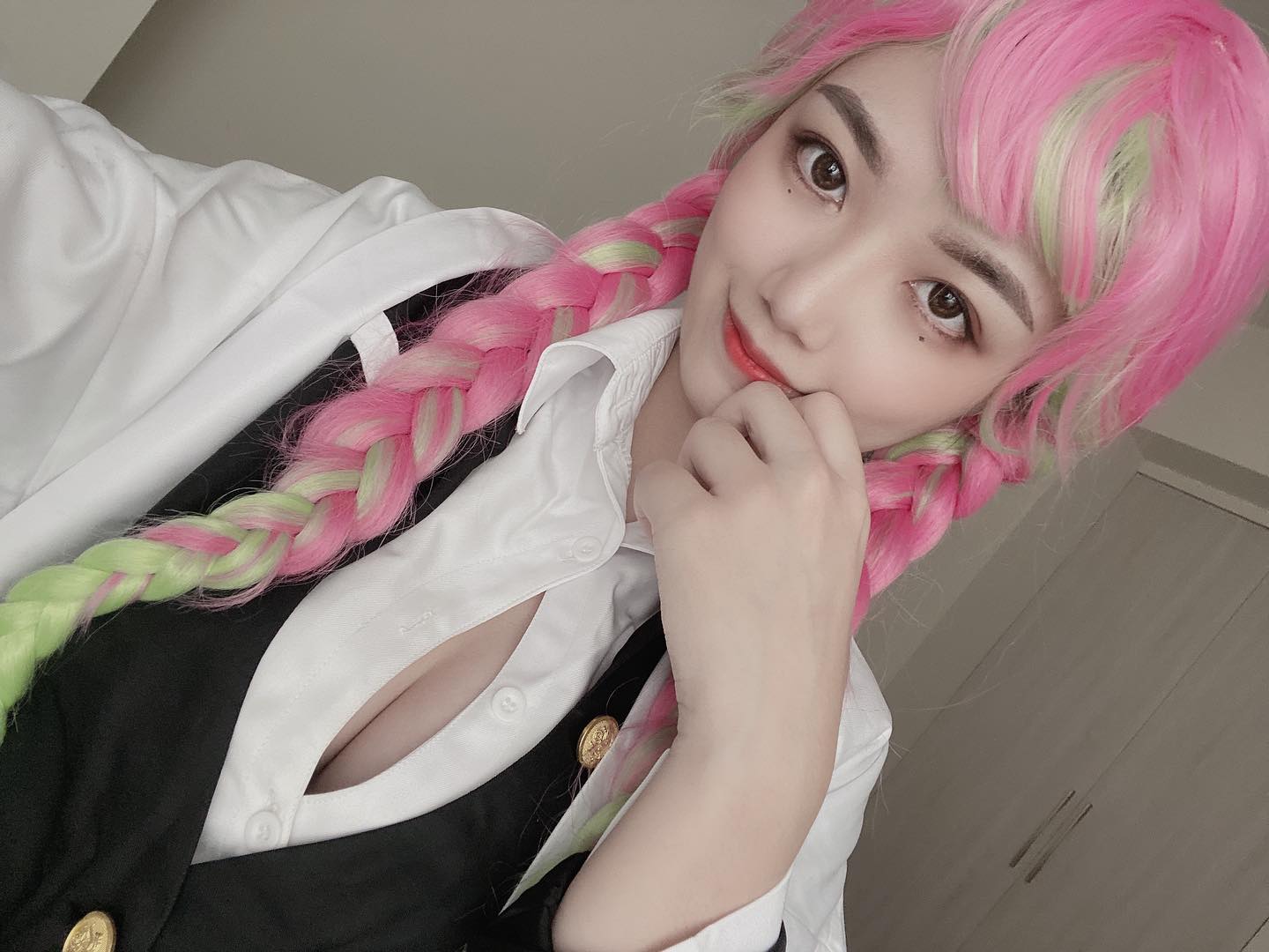 暴力級女神「珈琳」超雪白美乳真的好犯規喔，極品身材辣度破表，讓人噴鼻血-第1章-图片2