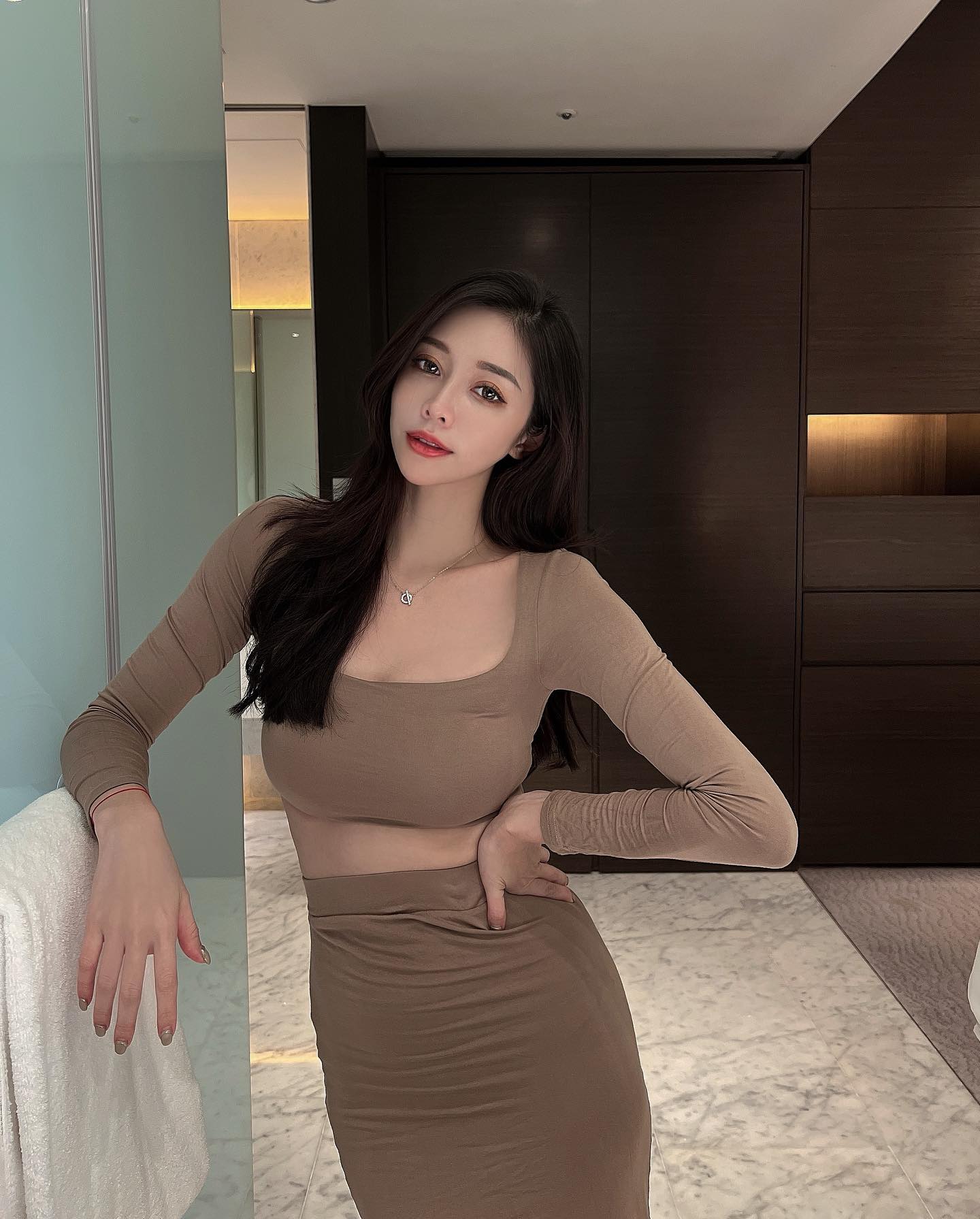 好胸正妹「Dmanda」眼神超勾魂！完美的美胸身材讓人血脈噴張，一不小心就會戀愛-第1章-图片9