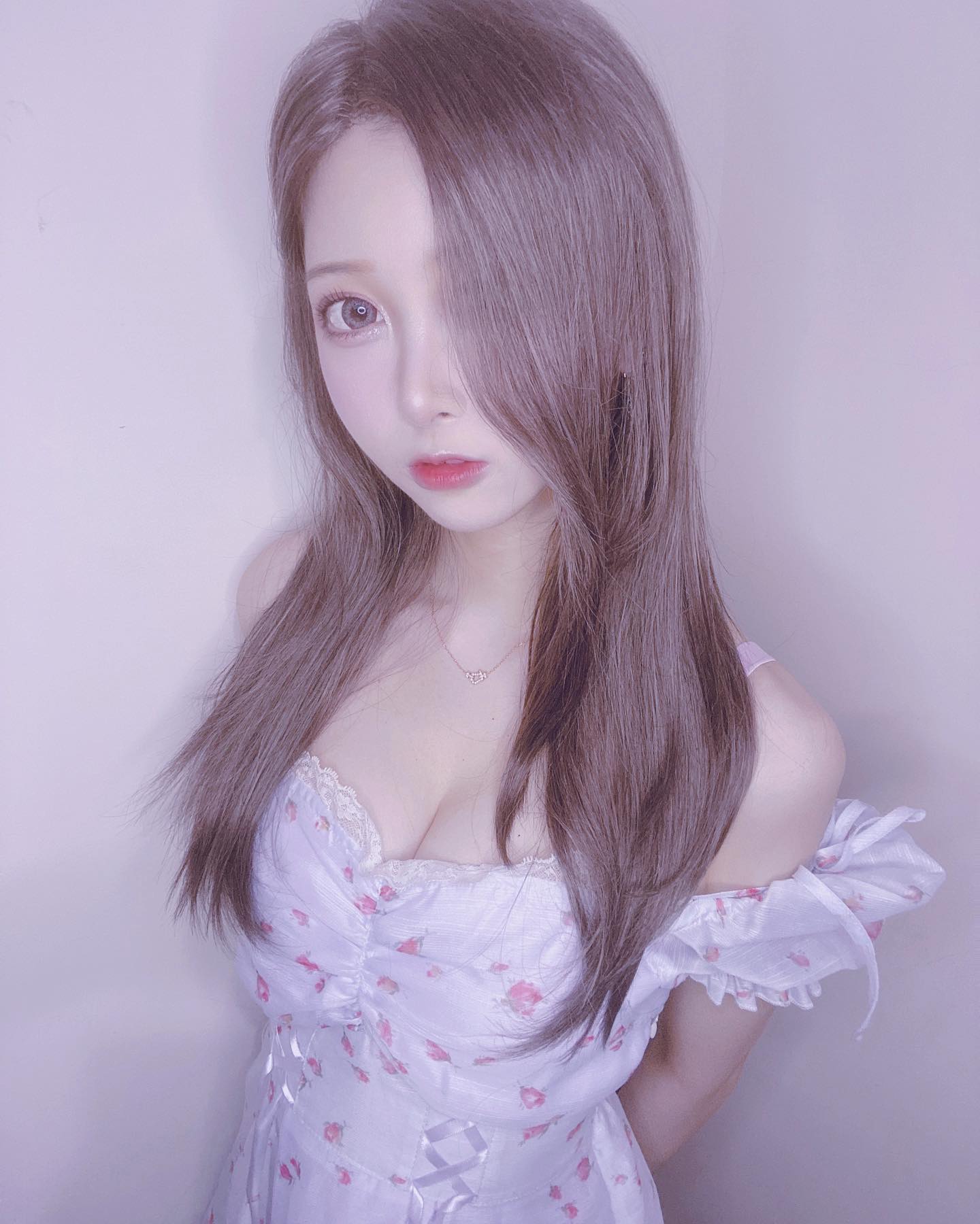 甜美正妹「小黎」超魅惑電眼真的會迷死人，整個畫面都快被「兩顆球」佔據了！-第1章-图片2