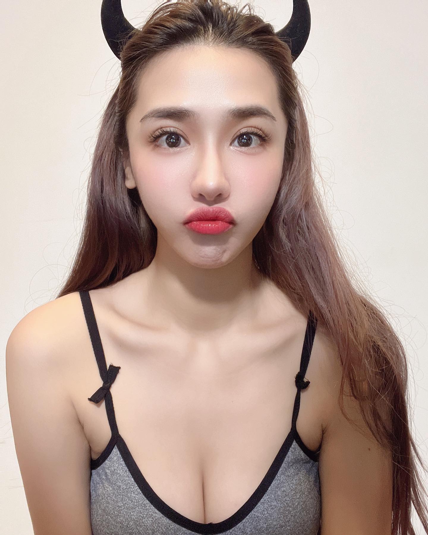 長腿女神「橫綱凱咪」穿什麼衣服都遮不住豐滿的上圍！視角犯規到根本無法專心-第1章-图片8