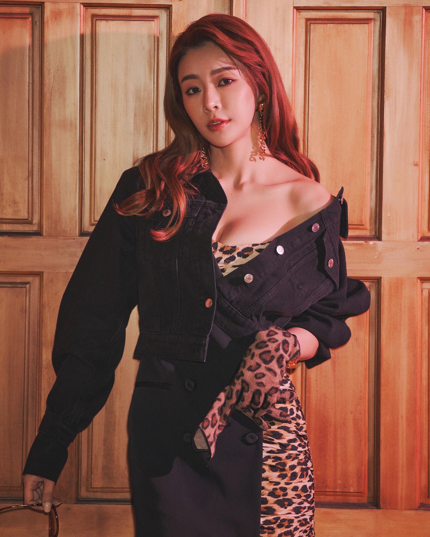 女友系正妹「陳怡叡」又白又嫩，好深一條看不見底，好身材高顏值是標配-第1章-图片5