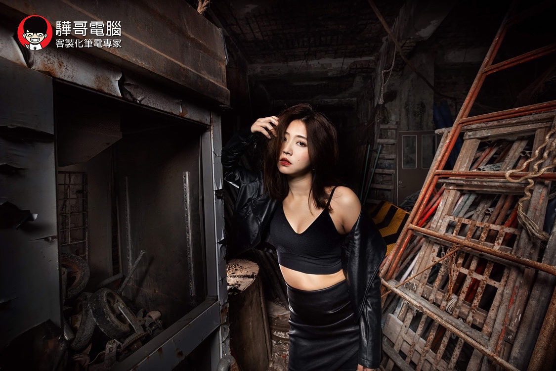 巨乳奶姊「饒詩婕」乳量好犯規！白嫩大圓球讓人受不了，勾魂腿毀網友理智-第1章-图片2