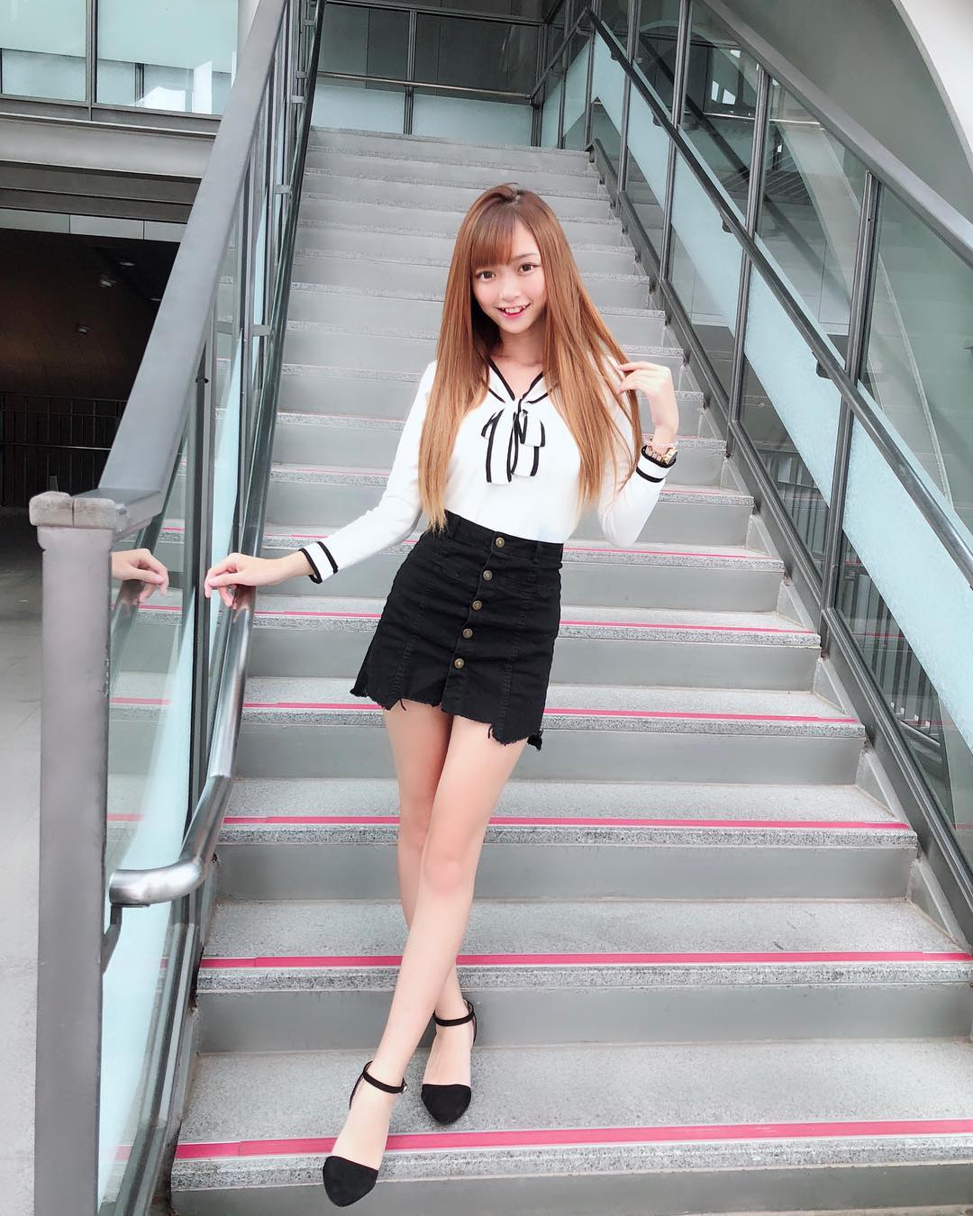 清新奶妹「小洋榛」一雙會笑的眼睛，還有超細長腿，「極美車頭燈」太厲害！-第1章-图片3