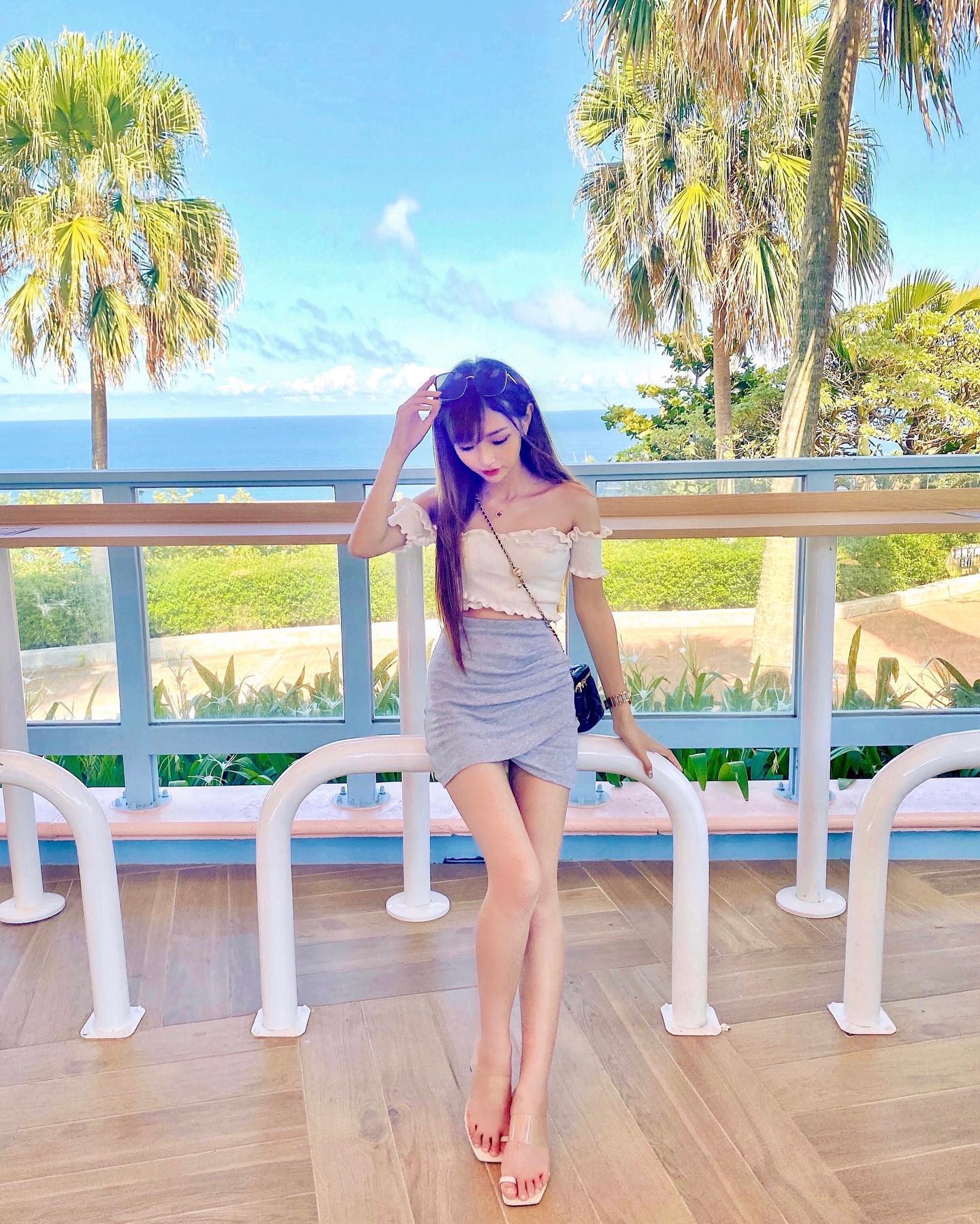 清新奶妹「小洋榛」一雙會笑的眼睛，還有超細長腿，「極美車頭燈」太厲害！-第1章-图片9