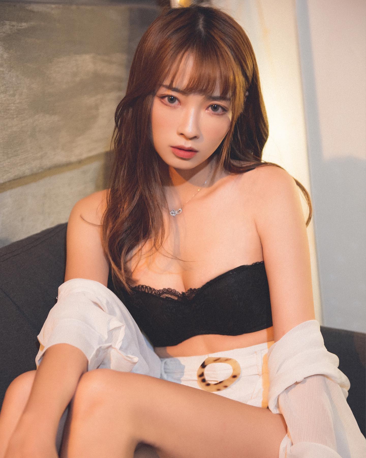 甜美正妹「江江」又正又甜美！掉出渾圓飽滿美胸，好狂好犯規！-第1章-图片4