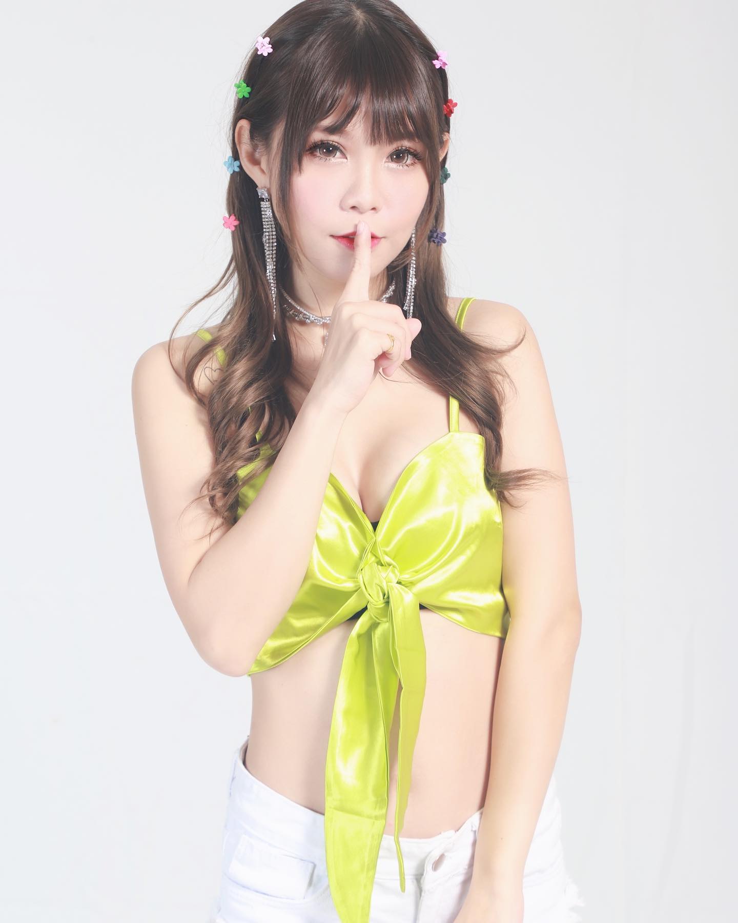 美乳深溝妹「兔寶」顏值好犯規！年輕漂亮有才藝！一秒微笑讓網友心甘情願被收服-第1章-图片5