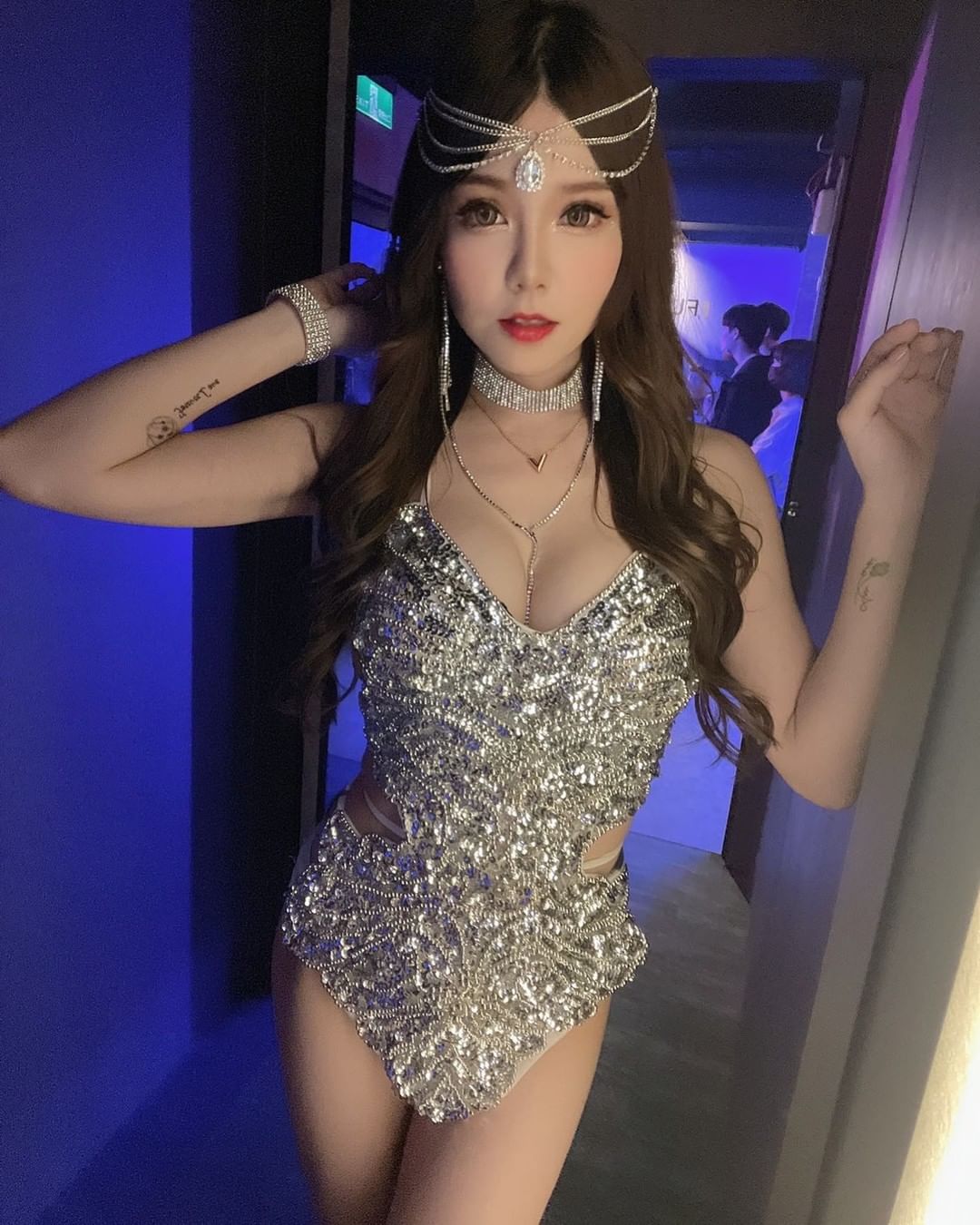 美乳深溝妹「兔寶」顏值好犯規！年輕漂亮有才藝！一秒微笑讓網友心甘情願被收服-第1章-图片10