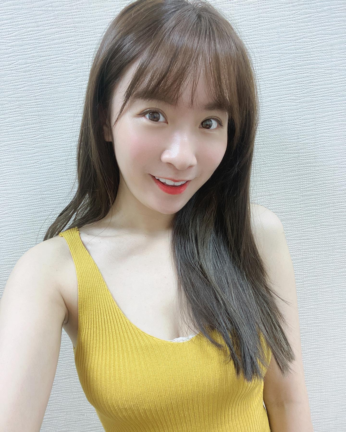 長腿女神「Hi,我是Ivy」雪白的「白嫩大腿」視角好邪惡喔，加極細蠻腰真的好狂-第1章-图片5