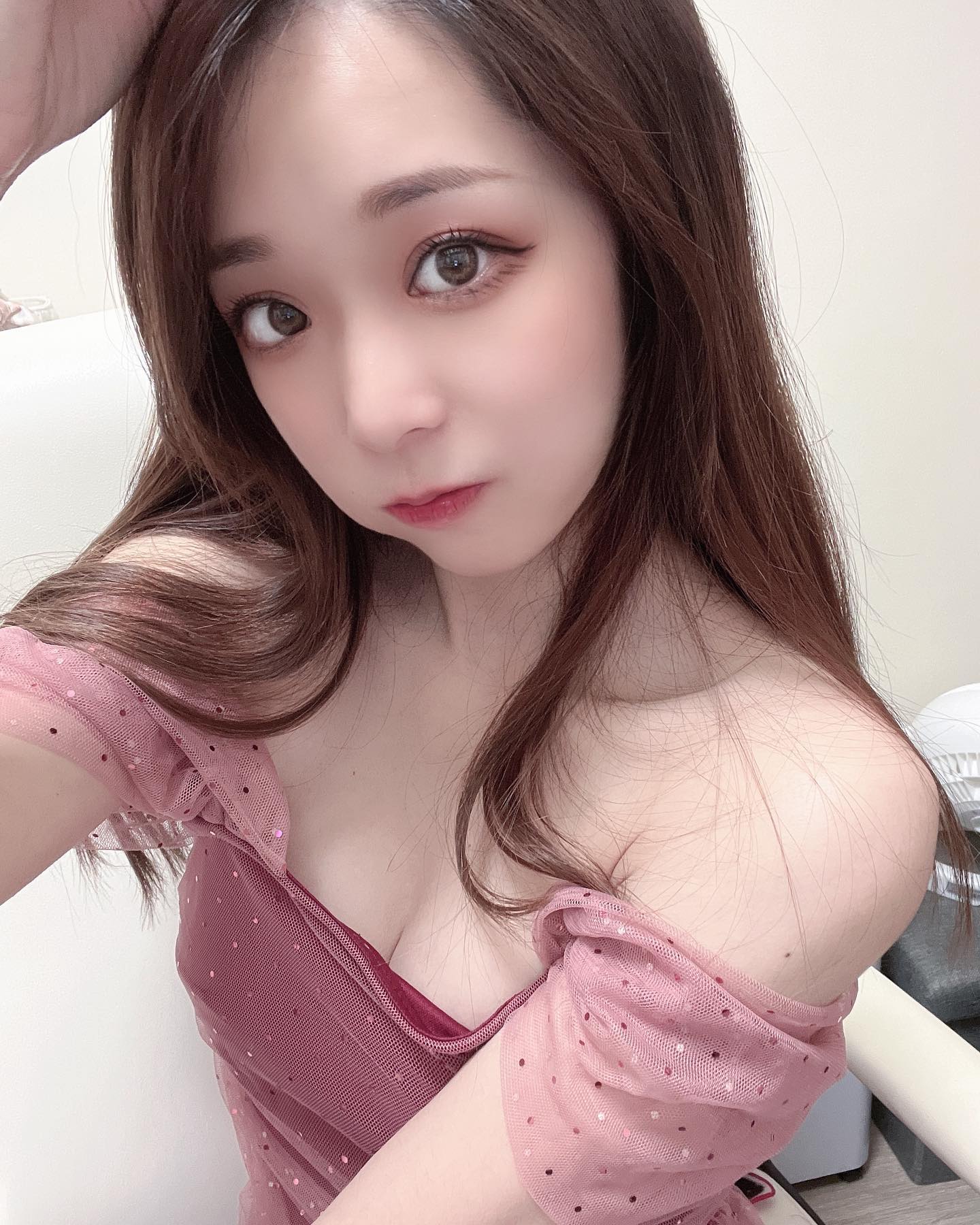 戀愛系模特兒「千緒Tracy」小背心下「性感美乳」包不住！可口長腿超誘人！-第1章-图片10