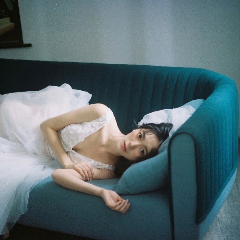 清新甜心「啾啾」用溫暖微笑與性感身材融化你的心！洋裝下暗藏「兇猛乳量」-第1章-图片2