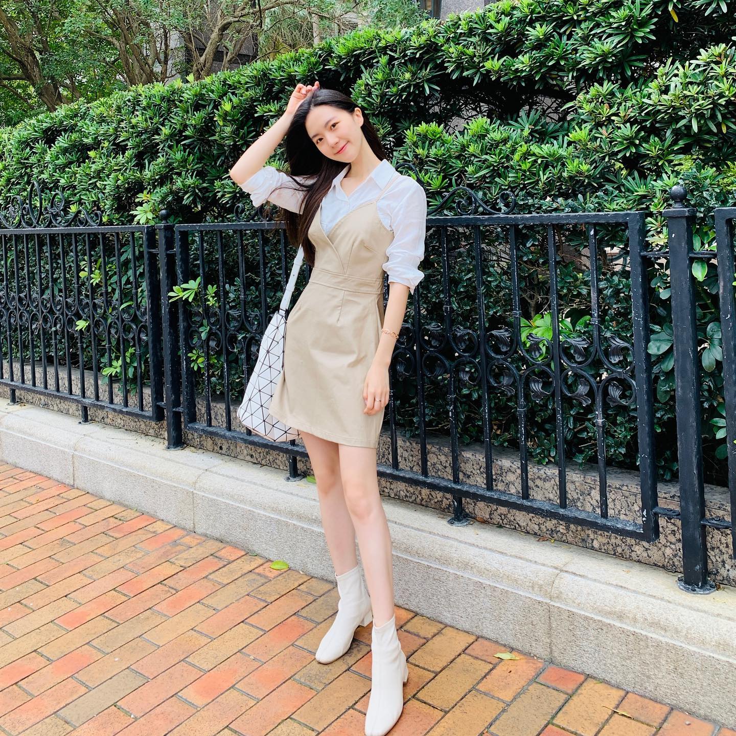 清新甜心「啾啾」用溫暖微笑與性感身材融化你的心！洋裝下暗藏「兇猛乳量」-第1章-图片5