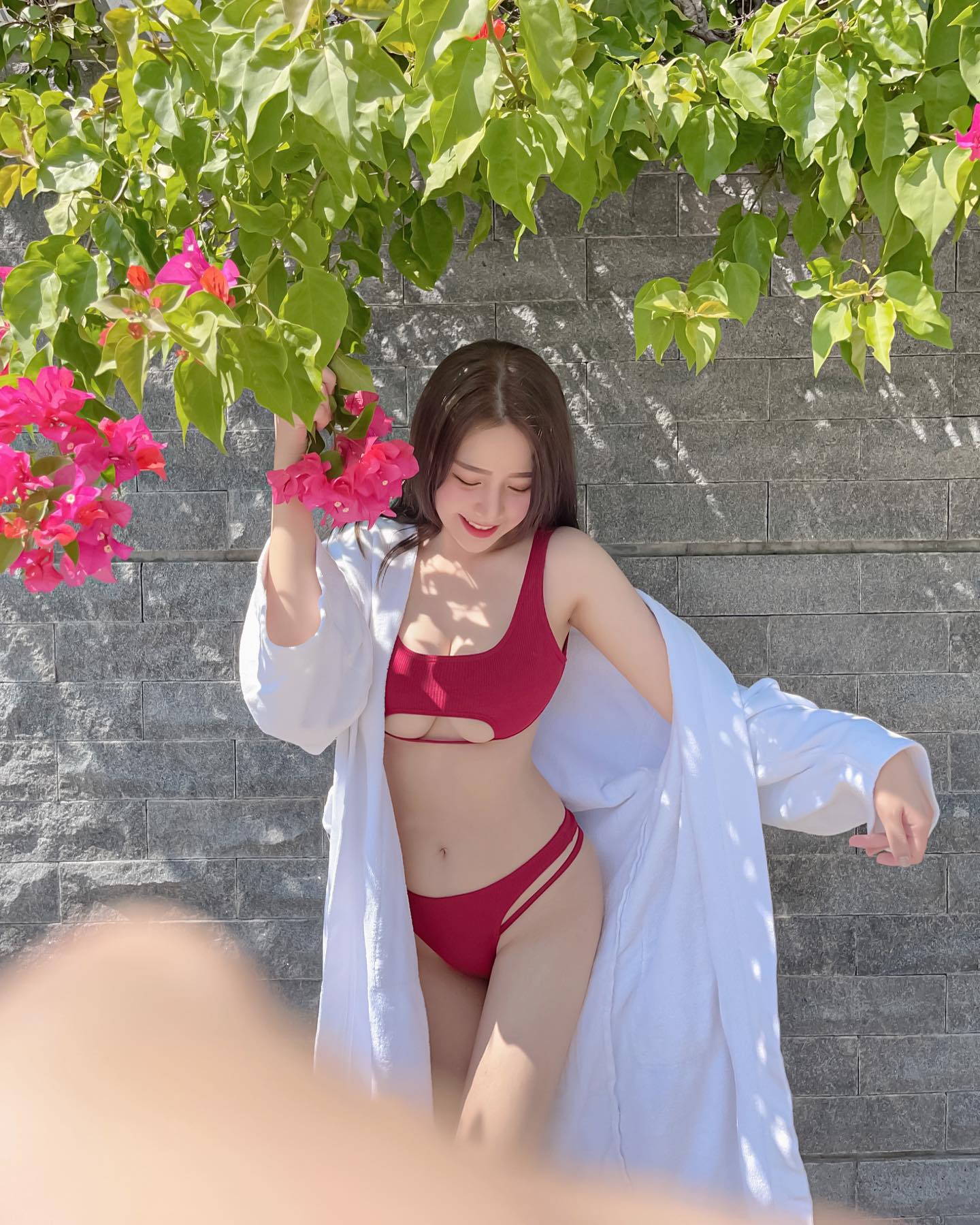 天使系女神「夏筠婷」深長事業線讓人想一頭栽進！「超深的乳量」辣度爆表了！-第1章-图片6