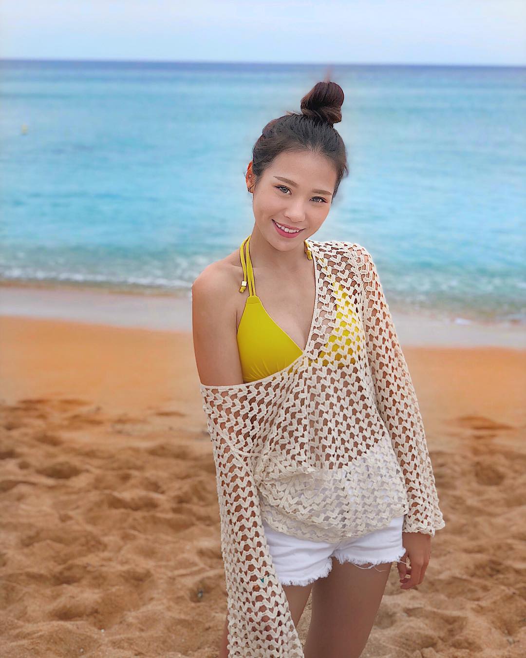 超白嫩正妹「郭盈瑩」火辣身材塞滿塞好整個螢幕！乳浪深溝畫面無極限-第1章-图片2