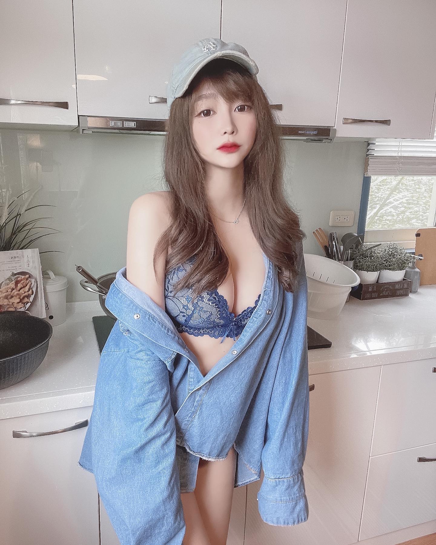 爆乳正妹「Betty珼珼」傲人上圍太迷人啦！「深邃事業線」讓網暴動啦！-第1章-图片1