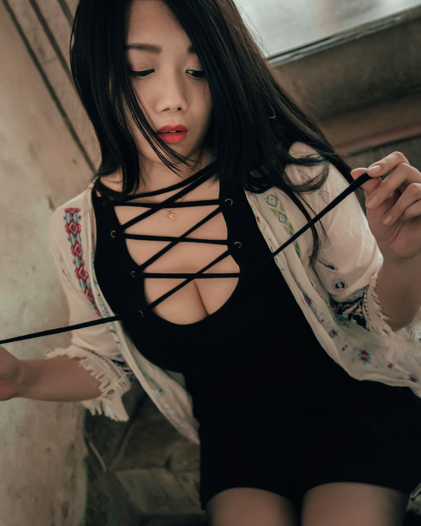 美腿正妹「妃兒」火辣身材讓人很想趁虛而入！ 立體畫面讓人又驚又喜！-第1章-图片1