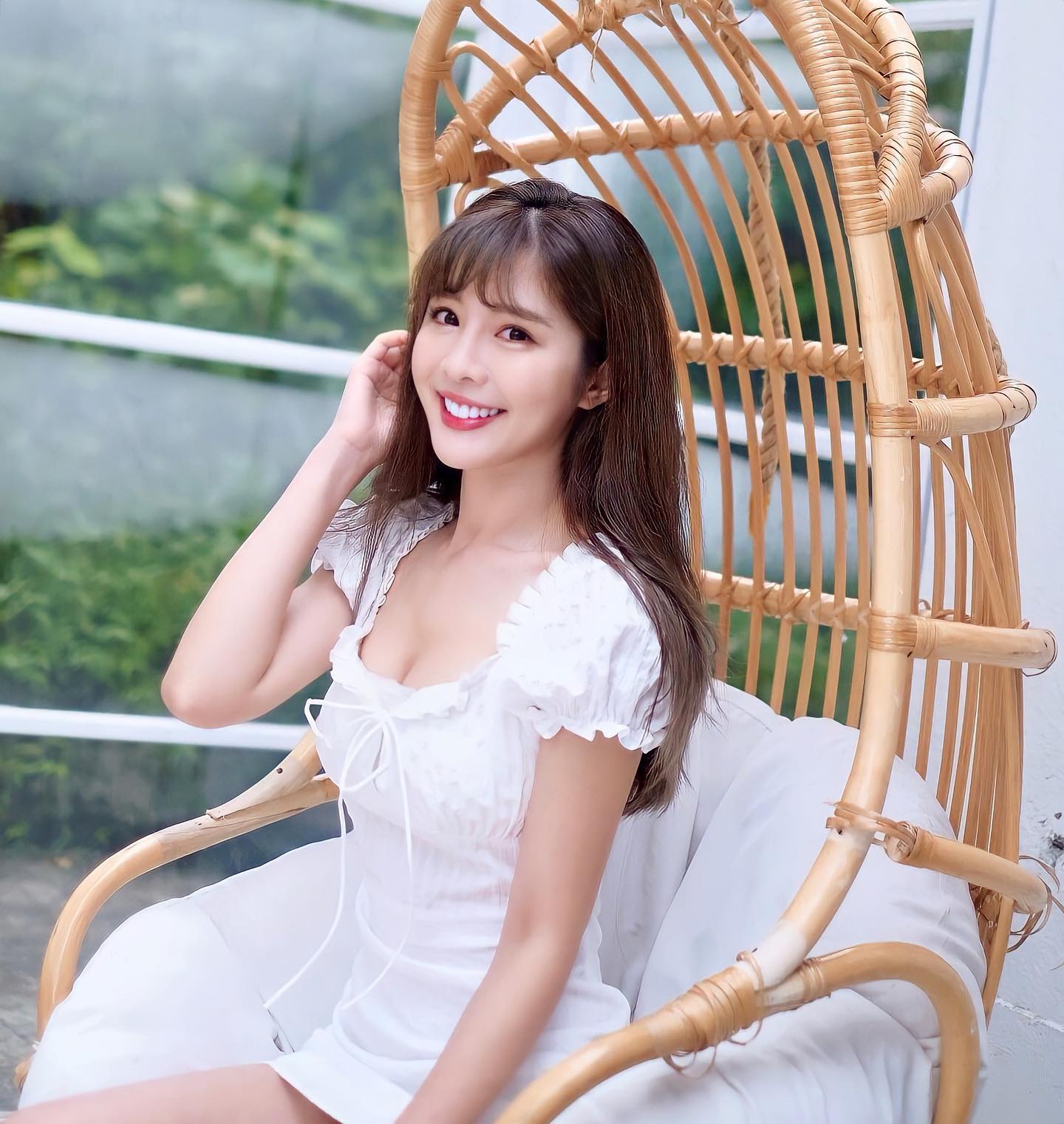 「倪暄Eli」滿滿的「甜美笑容」氣質滿分，雪白辣腿＋白皙美乳太極品！-第1章-图片2