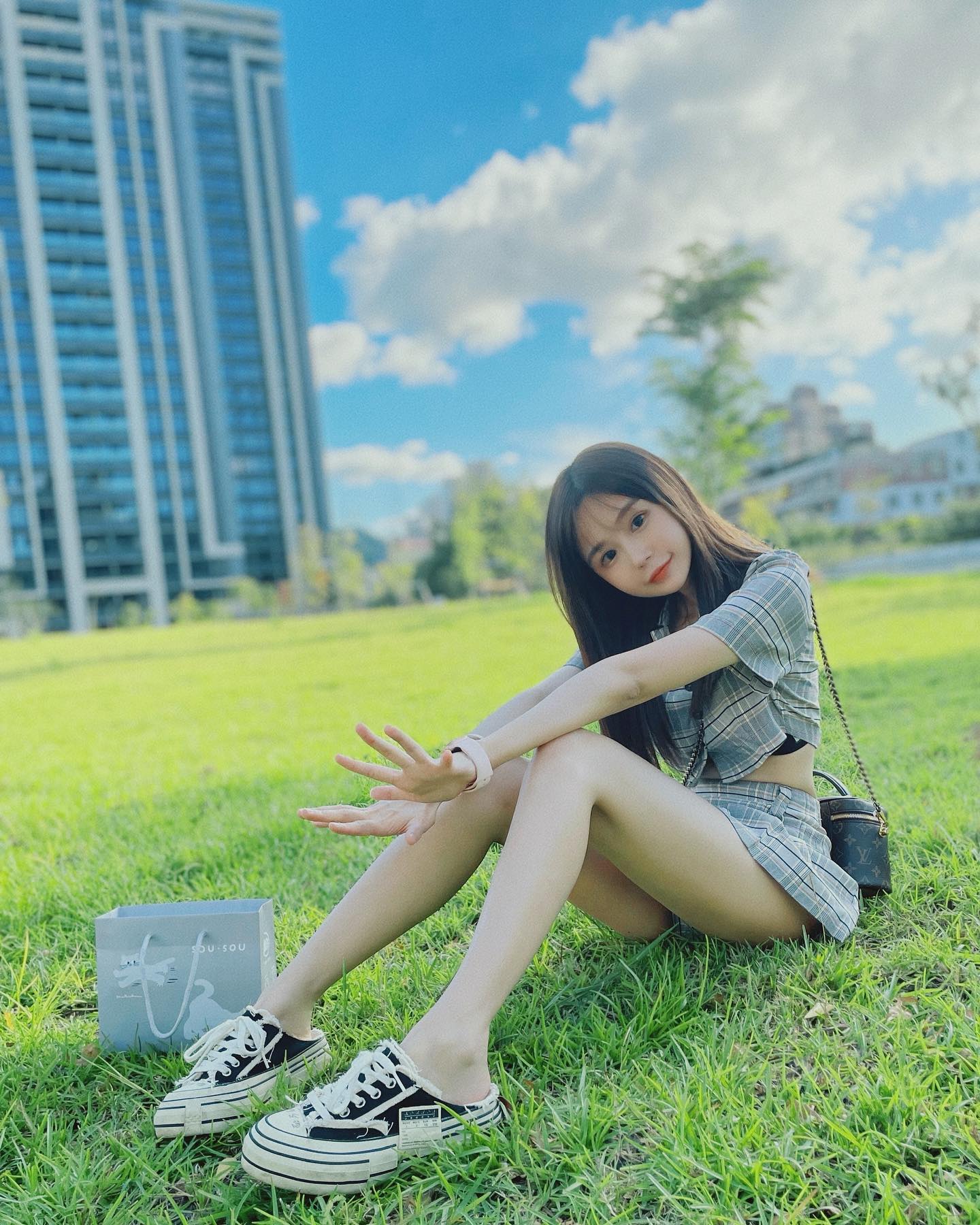 長腿甜心「瑜瑜」S形身段秀豪乳！波濤胸湧彷彿「奶浪襲來」還大秀白嫩美腿-第1章-图片5