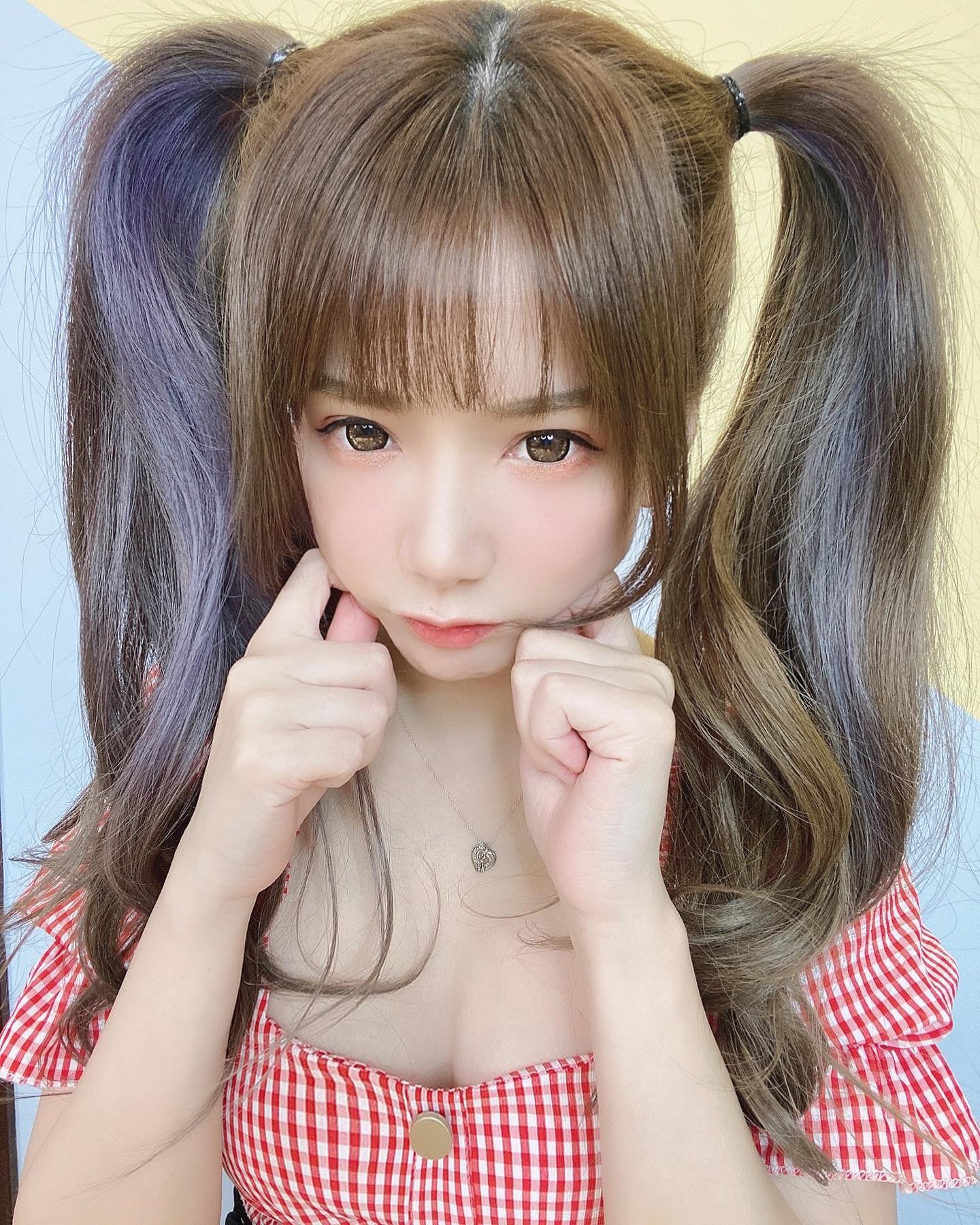 「解婕翎」誘人曲線太吸引人！展現性感女人味，只要一回眸整機都瞬間戀愛！-第1章-图片2