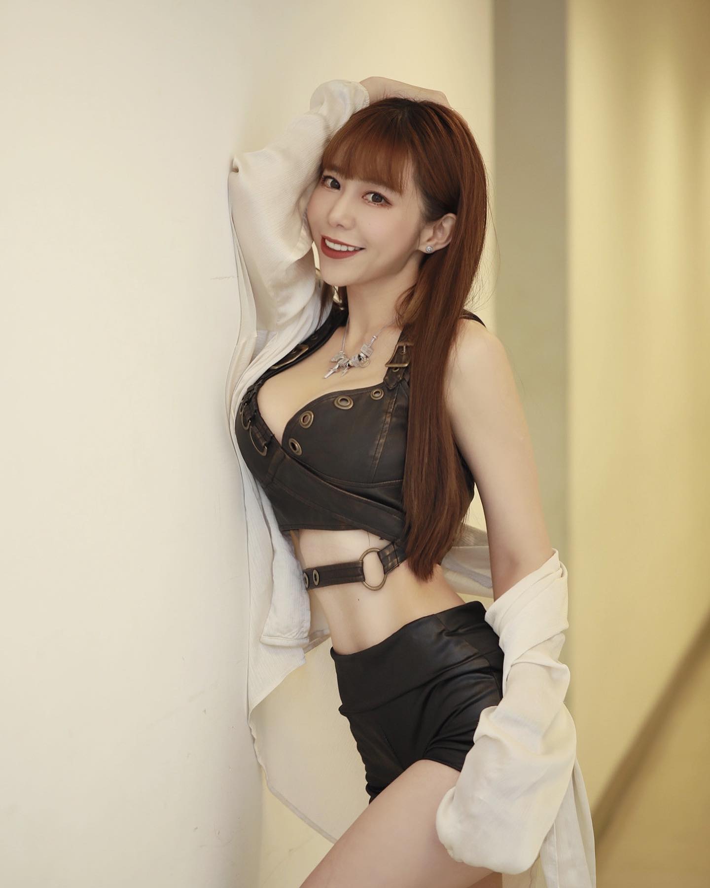 女神「董梓甯」激短褲大秀「嫩白長腿」超火辣「魔鬼身材」引人遐想-第1章-图片6