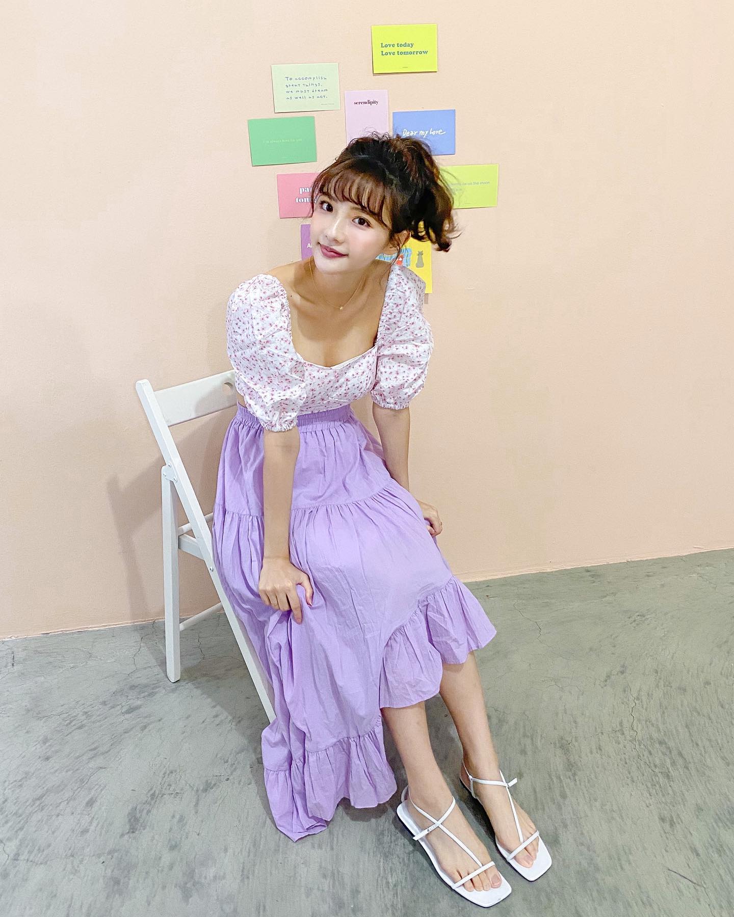 輕熟正妹「NINA」雪白嫩肌令人鼻血狂噴！超有仙氣外型太誘人啦！讓路人都心動了！-第1章-图片5