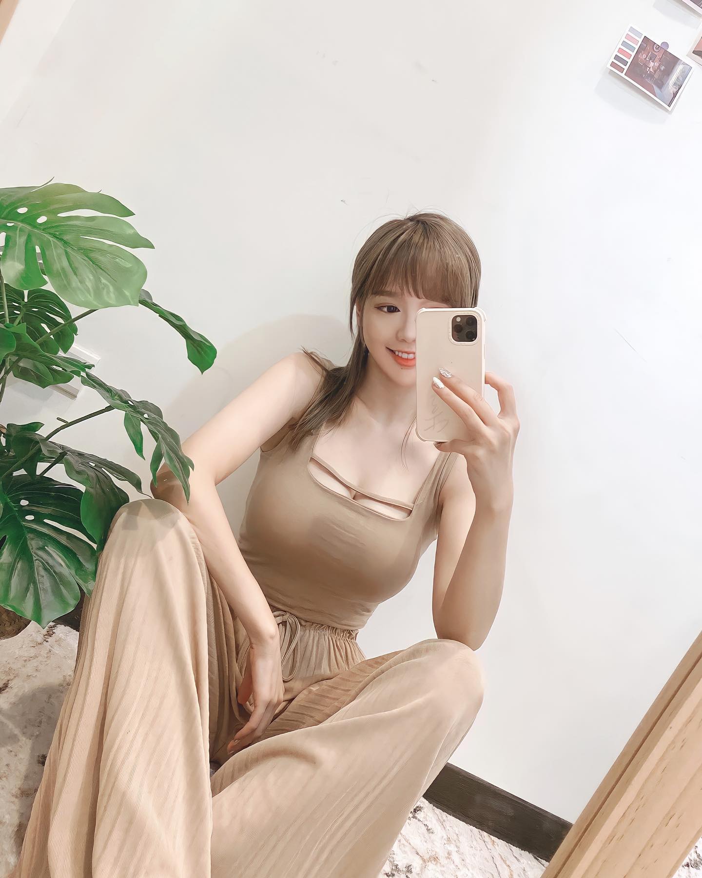 「丘涵」甜美模樣充滿戀愛感！堪稱完美天菜不服來辯！白白嫩嫩長輩引人犯罪呀-第1章-图片3