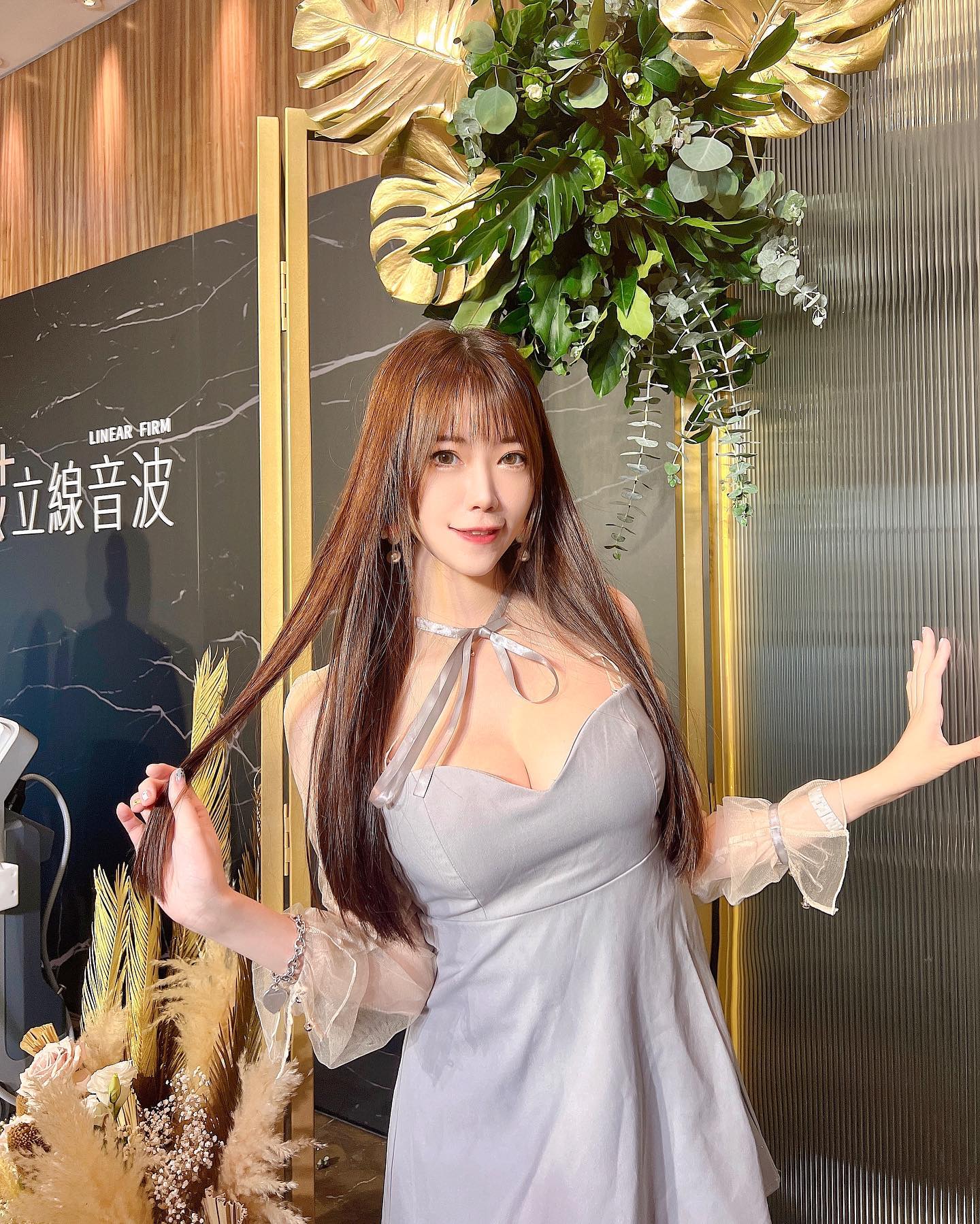 長腿氣質正妹「吳芸帆」飽滿乳溝讓人狂噴鼻血！粉絲視線移不開！-第1章-图片7