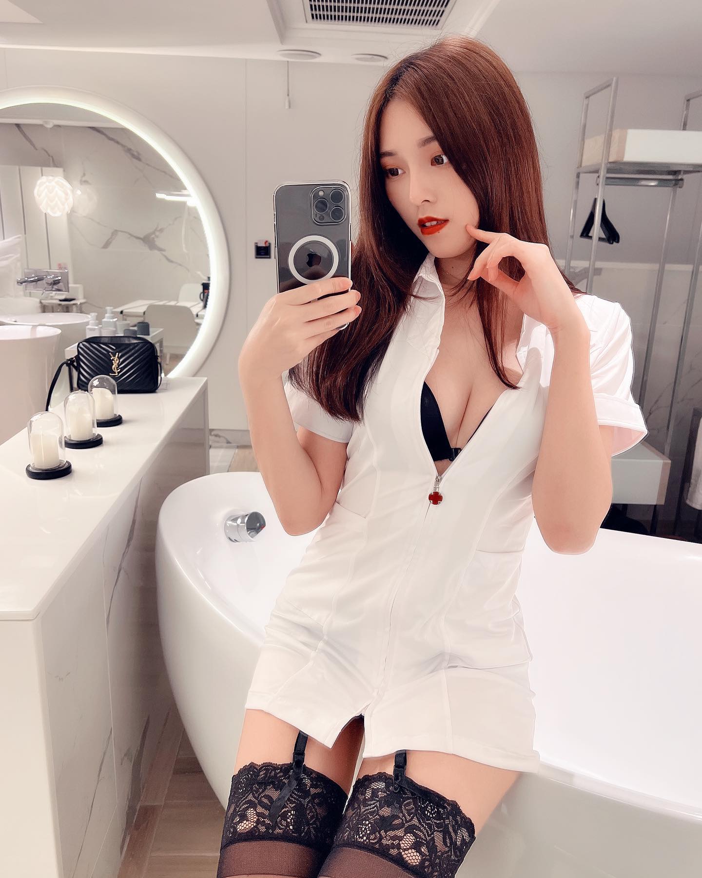 美女「萱萱」深藏不露好身材太驚喜！兇兇身材讓人再次戀愛！-第1章-图片8