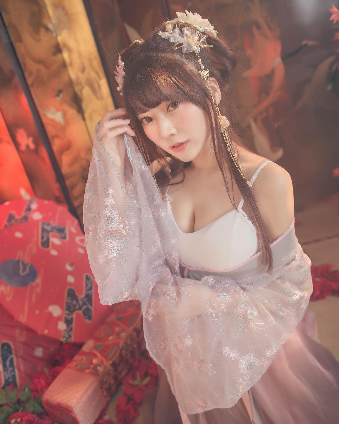 巨乳萌妹「于小文」深V乳溝畫面太誘惑了！帶你回到初戀瞬間！看了立刻融化！-第1章-图片7