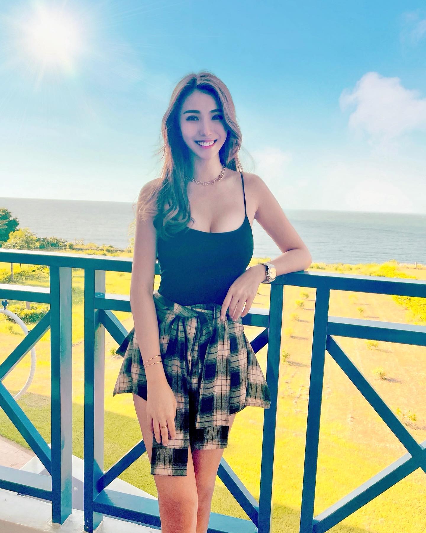 性感姐姐「Rina晞」全糖笑容甜到骨子裡，「誘惑雙乳」呼之欲出了！-第1章-图片5