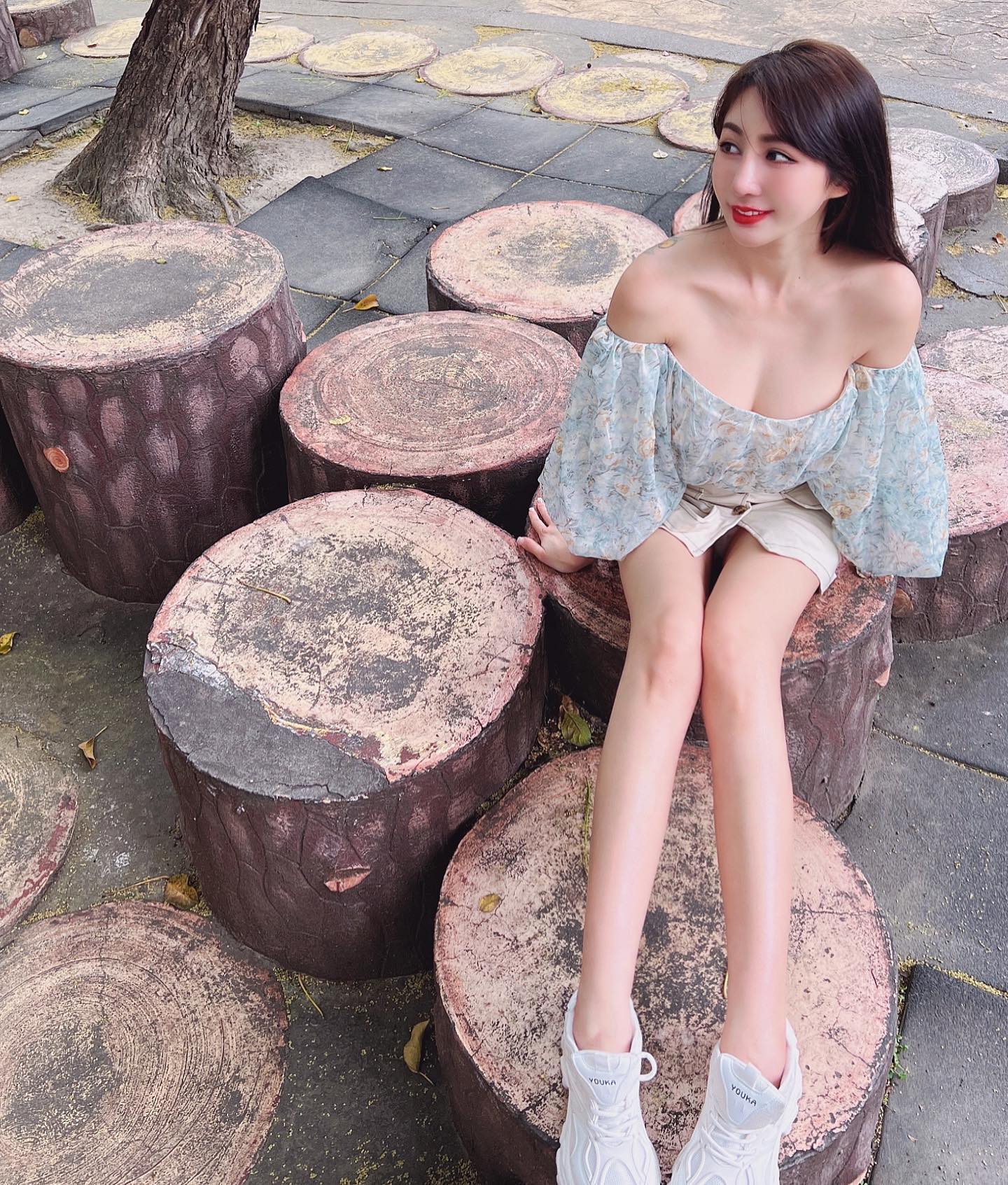 純癒系御姐「陳薇安Vivian」狂展「白皙嫩體」側身S曲線超緊實讓人超飢渴！-第1章-图片8