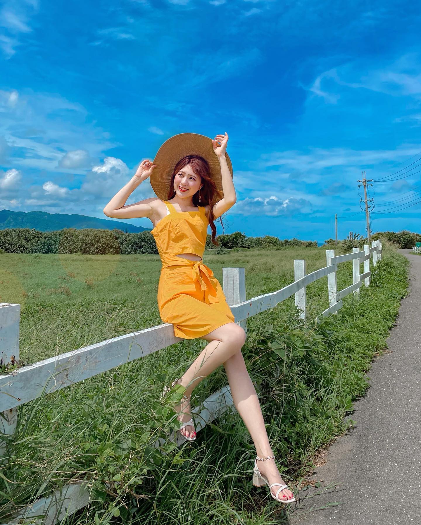 陽光美女「松鼠」迷人曲線直接引爆飢渴浪潮，「誘惑的坐姿」好犯規！-第1章-图片1