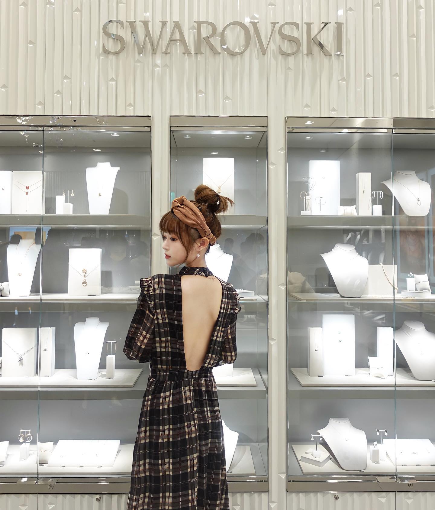 氣質正妹「徐薇涵」展延「銷魂川字」超香畫面被讚，絕美甜笑讓粉絲狂擠上船！-第1章-图片3