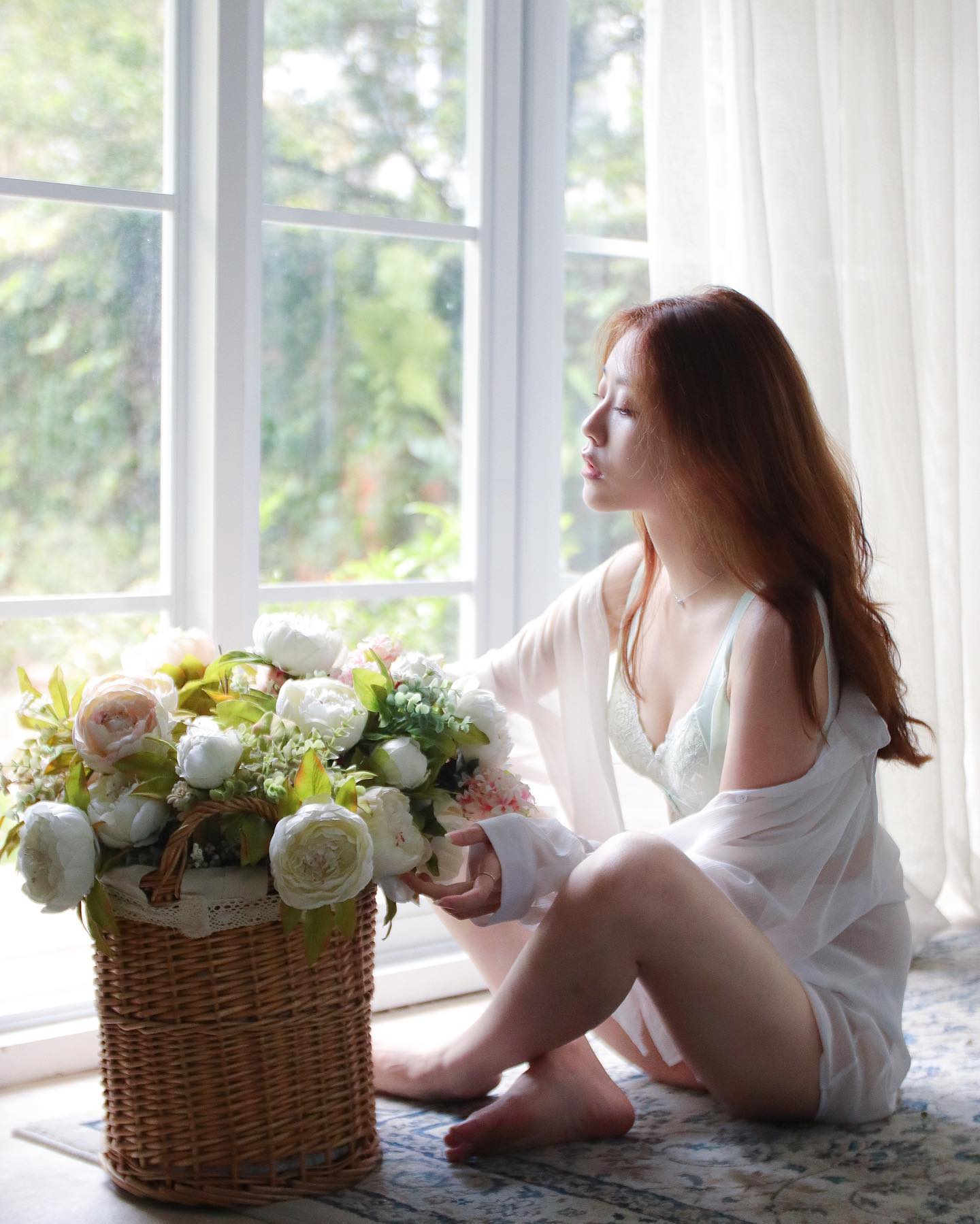 美顏巨乳妹「李花fafa」不只泳裝爆乳很辣，性感的「白嫩視角」太誘人！-第1章-图片1