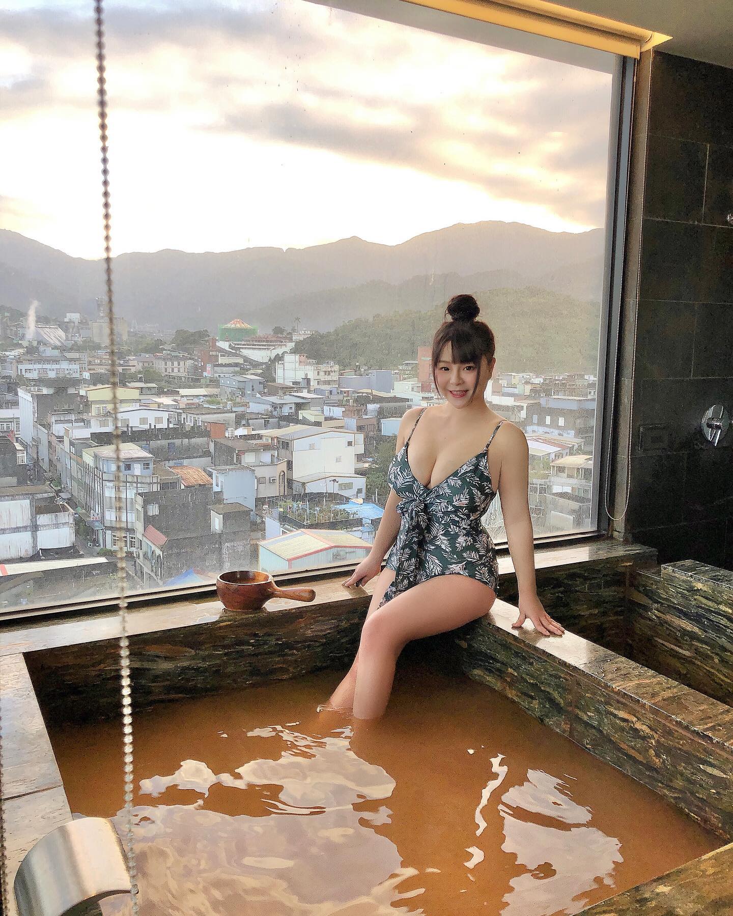 豪放正妹「郭婉柔」美乳美臀盡收眼底！鏡頭前「養眼畫面」不間段！-第1章-图片2