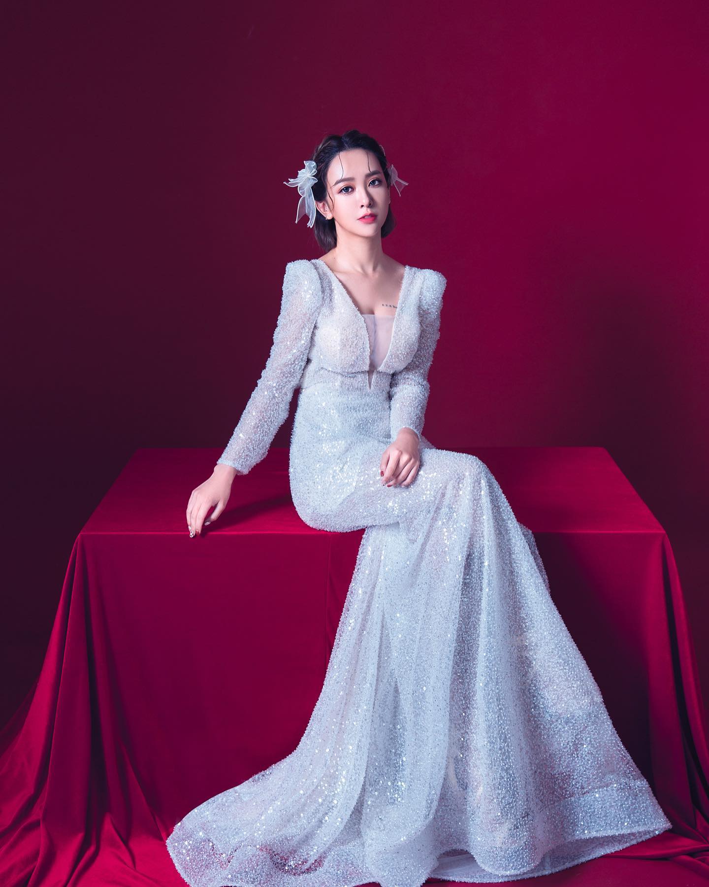 性感正妹「張雅涵」深溝照曝光，誘惑的「低胸畫面」讓網友都暈船啦-第1章-图片8