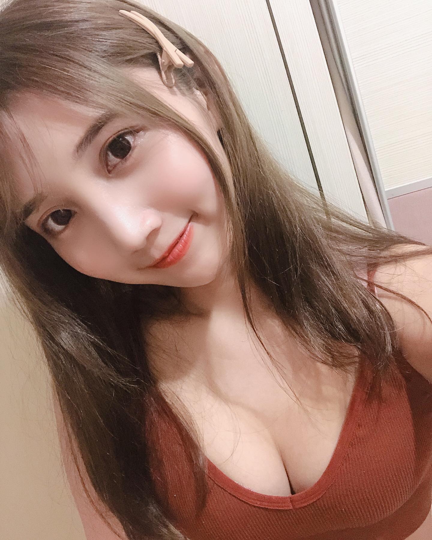 超萌奶妹「殷微帆」不合法乳溝「深不見底」實在太犯規！「養眼美照」福利時間！-第1章-图片2