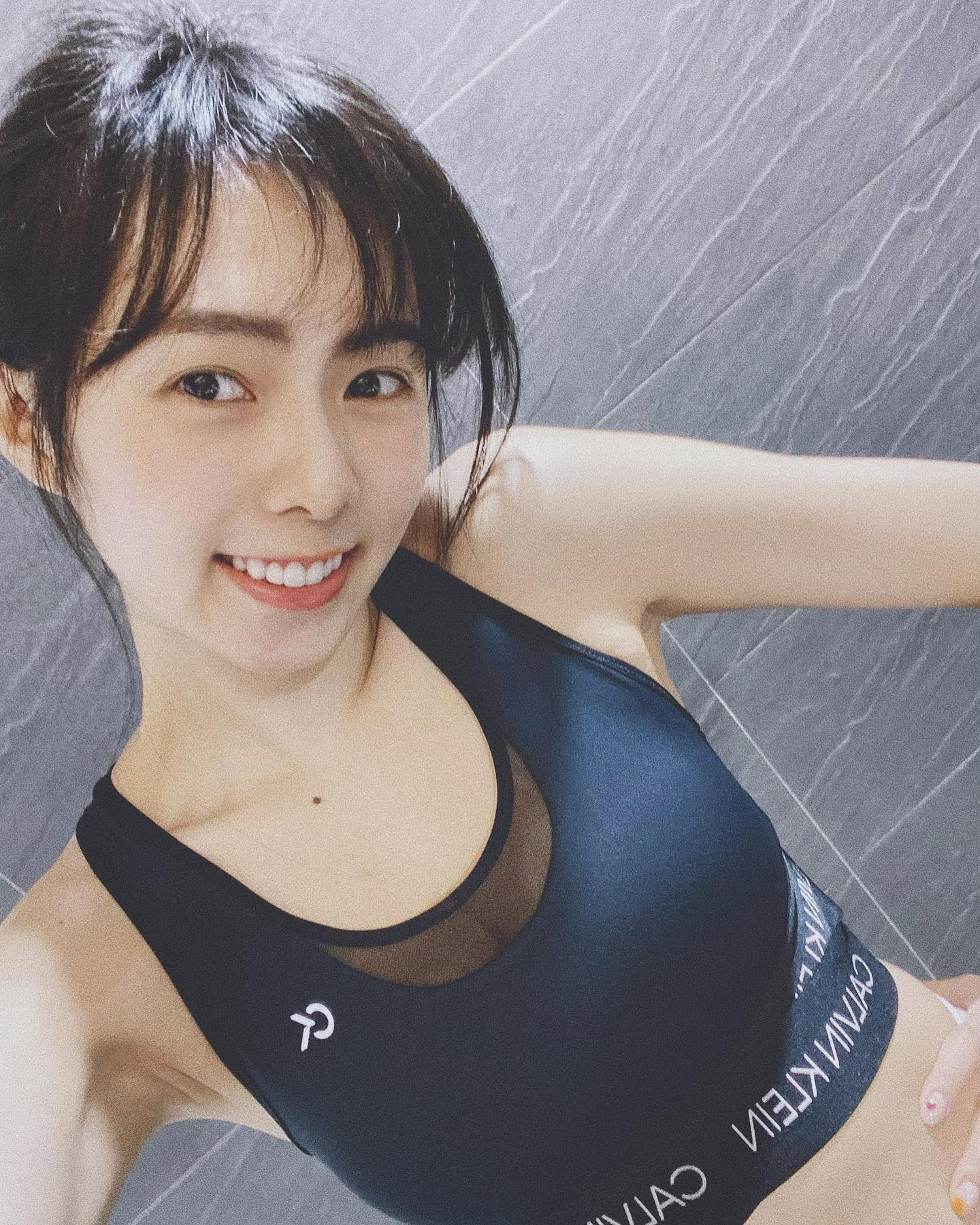 陽光甜心「簡廷芮」白嫩雙乳好誘惑！甜美笑容讓人一秒就戀愛！直接征服你的雙眼！-第1章-图片8