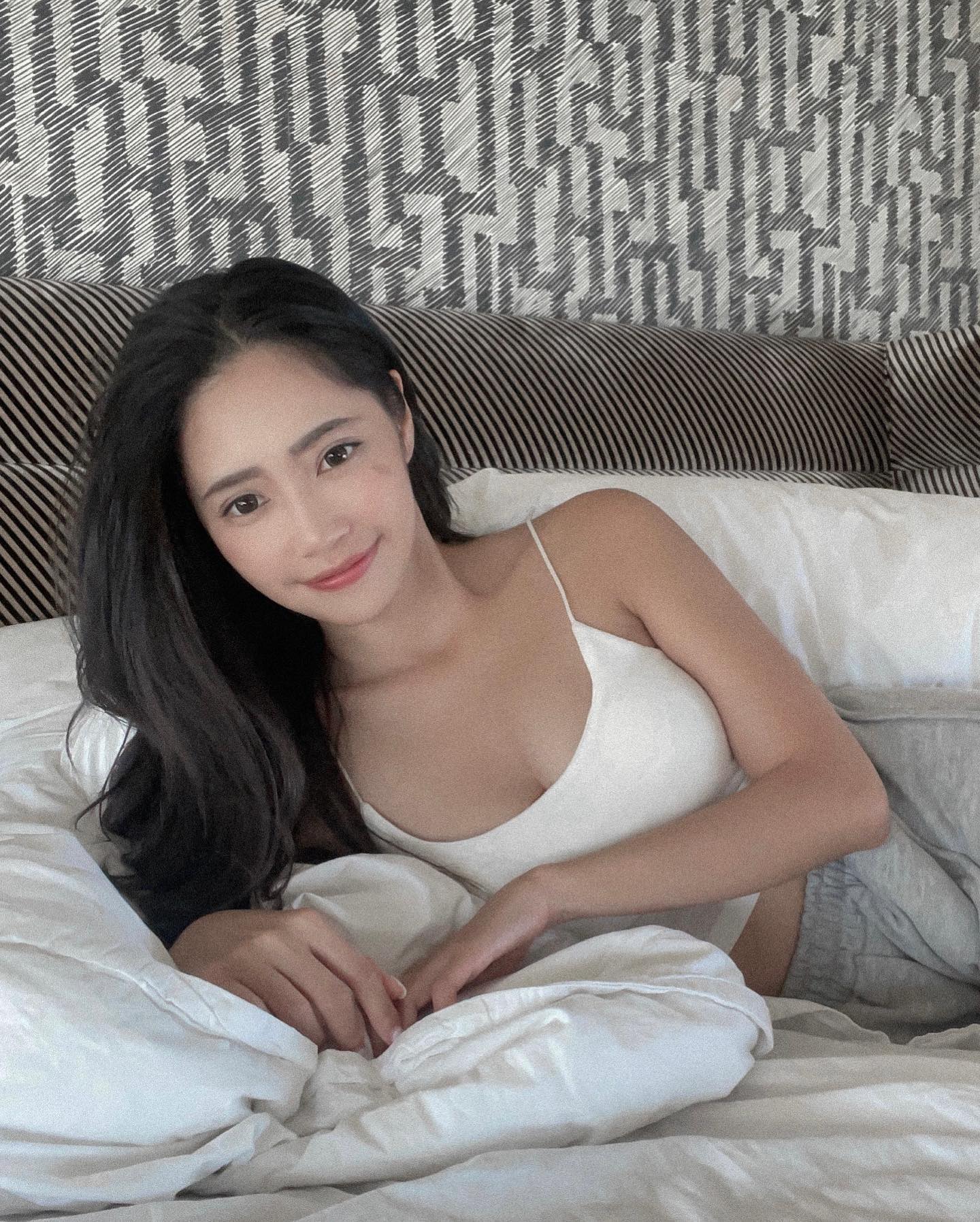 超狂正妹「Cindy如如」精緻臉孔好吸睛，纖細修長鉛筆腿太逆天，超豪乳視角讓網友看呆-第1章-图片7