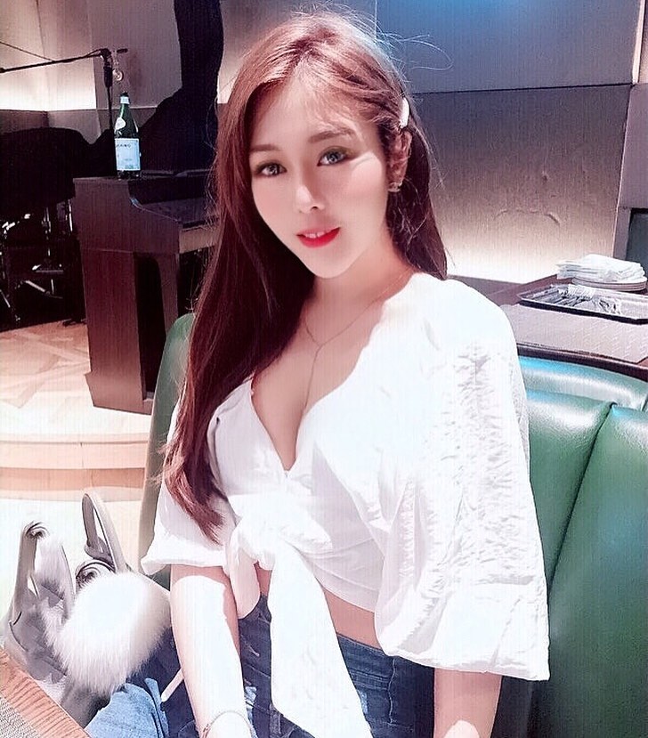 Nica渾圓美乳大解放 網瘋：雪乳夾起來特別性感-第1章-图片6